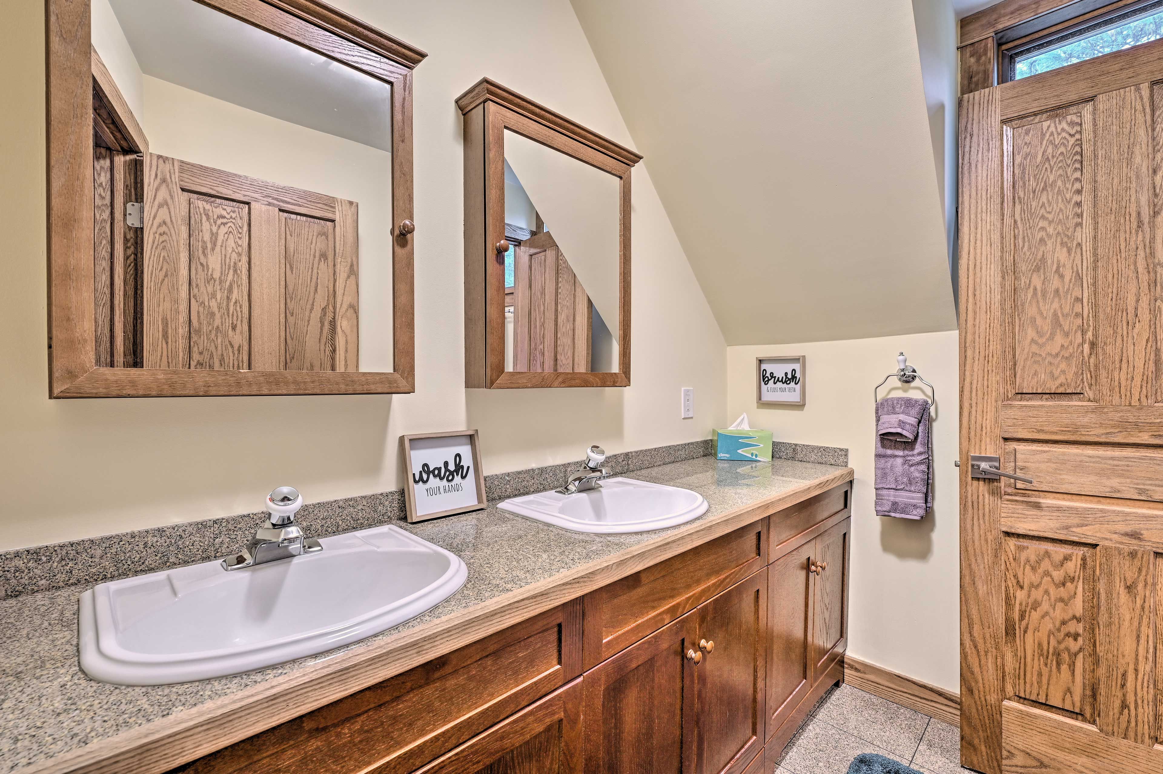 Bathroom | Towels Provided | Complimentary Toiletries