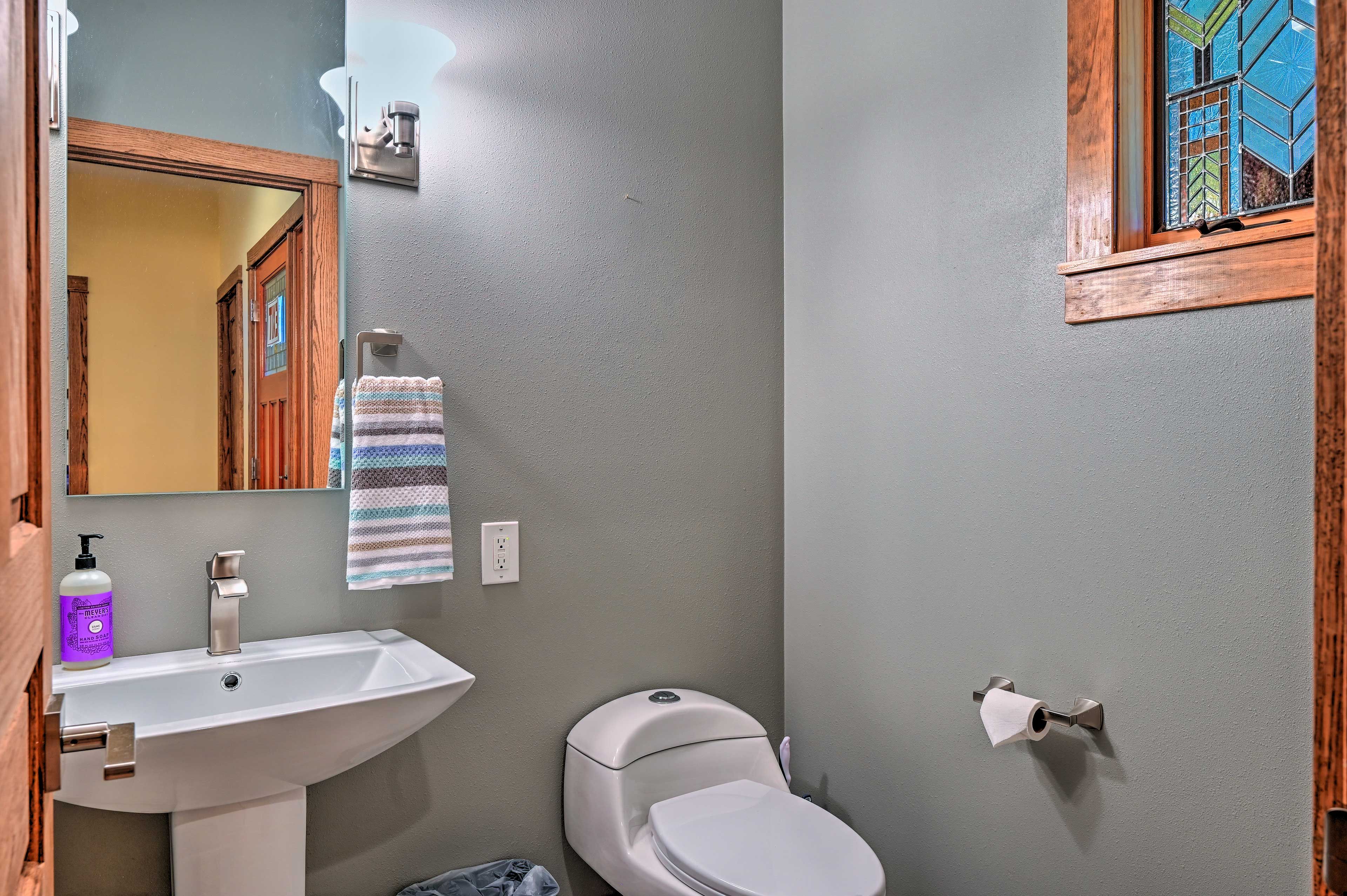 Half Bathroom | Towels Provided | Complimentary Toiletries
