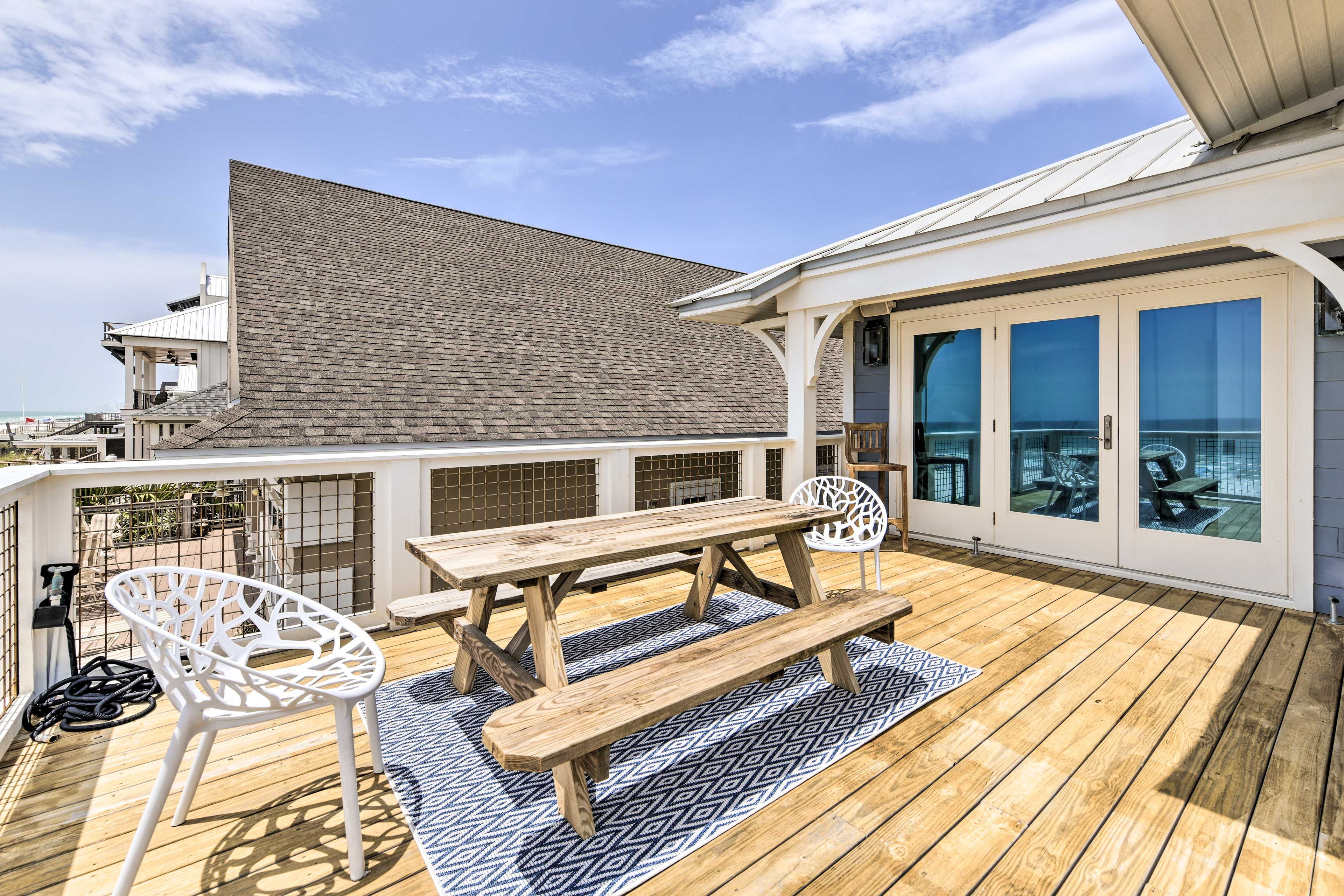 House Exterior | Furnished Deck | Dining Area | Gas Grill