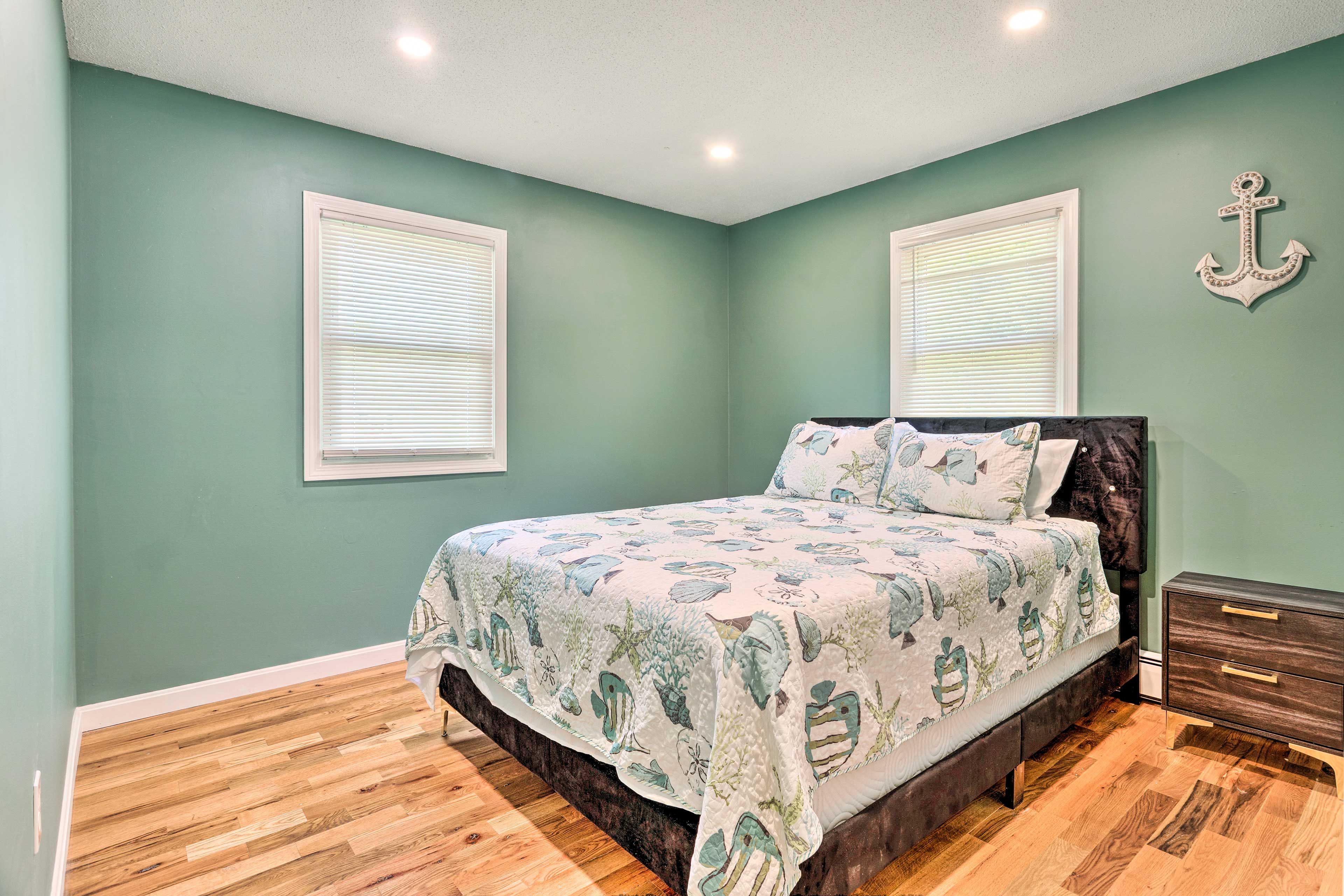 Bedroom 2 | Queen Bed