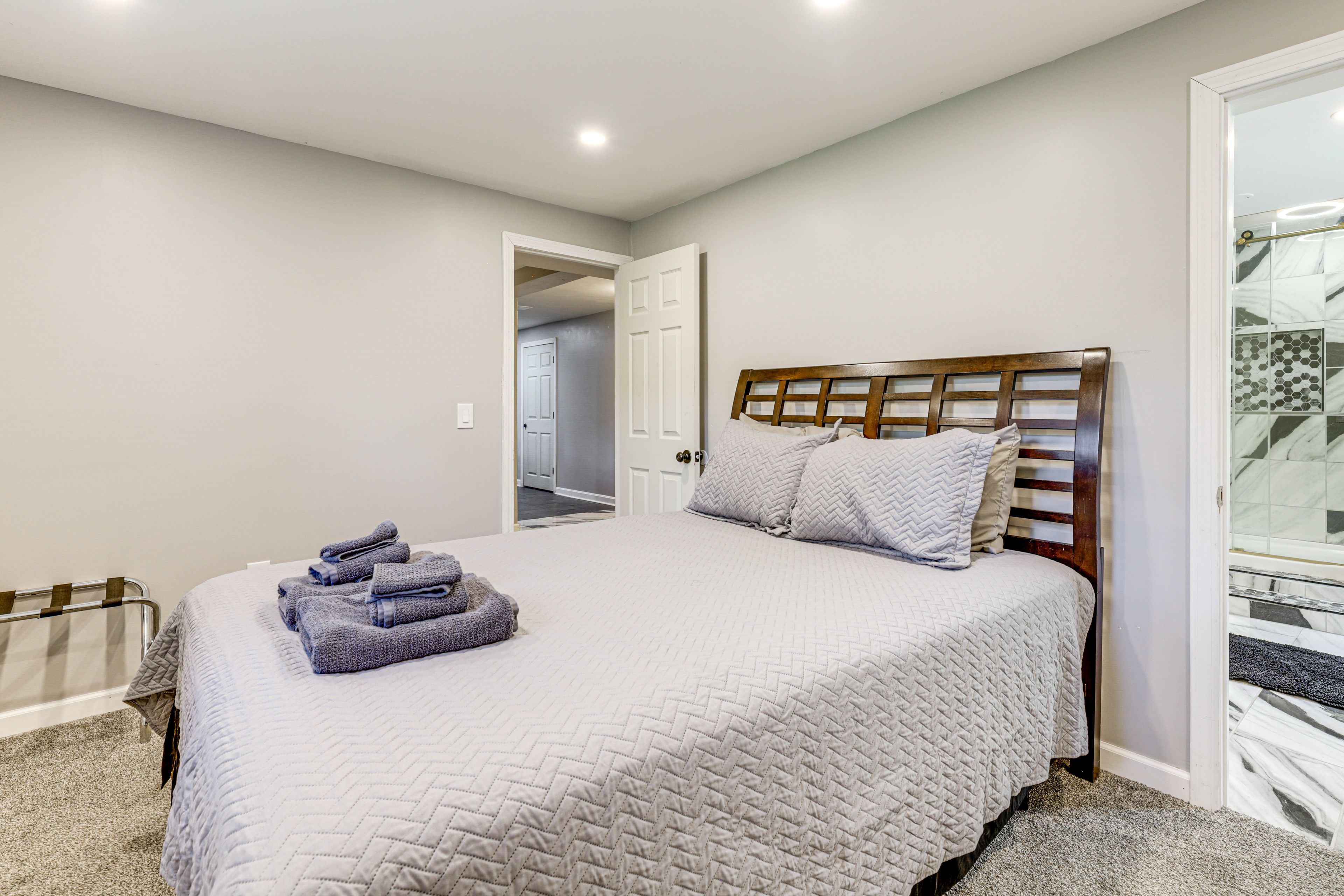 Bedroom 4 | Queen Bed | Basement
