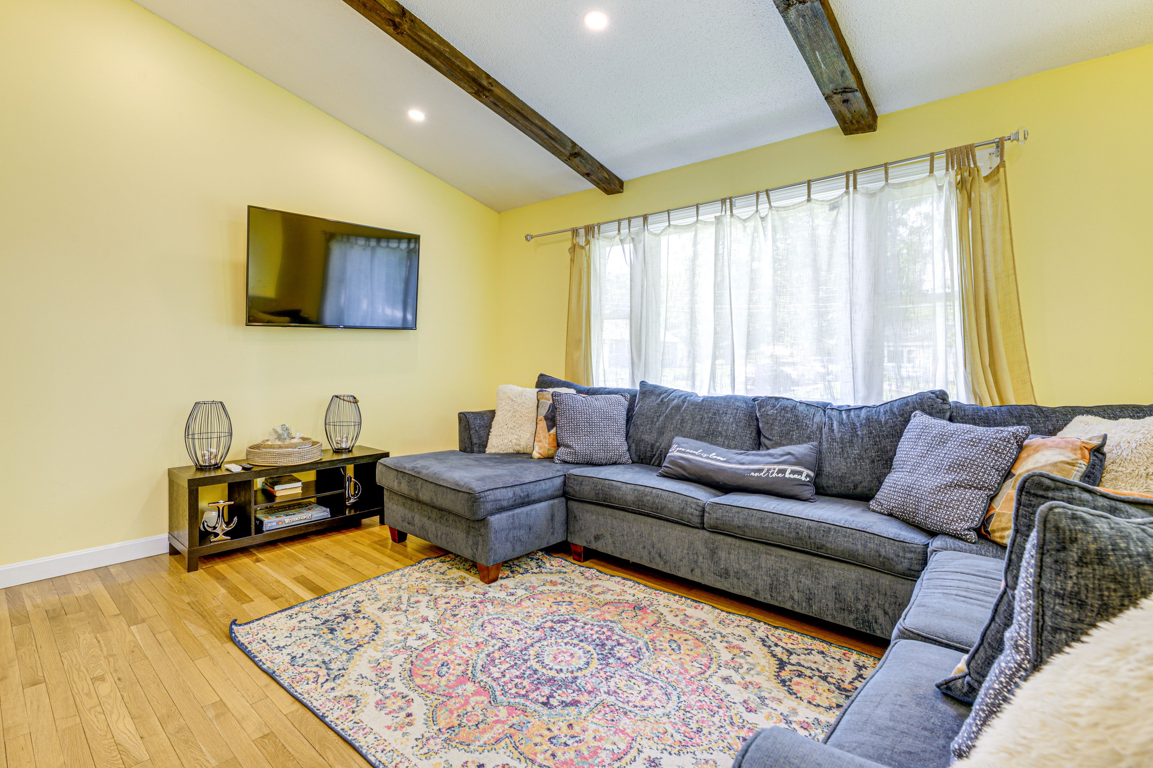 Living Room | Smart TV | Free WiFi | Window A/C Unit