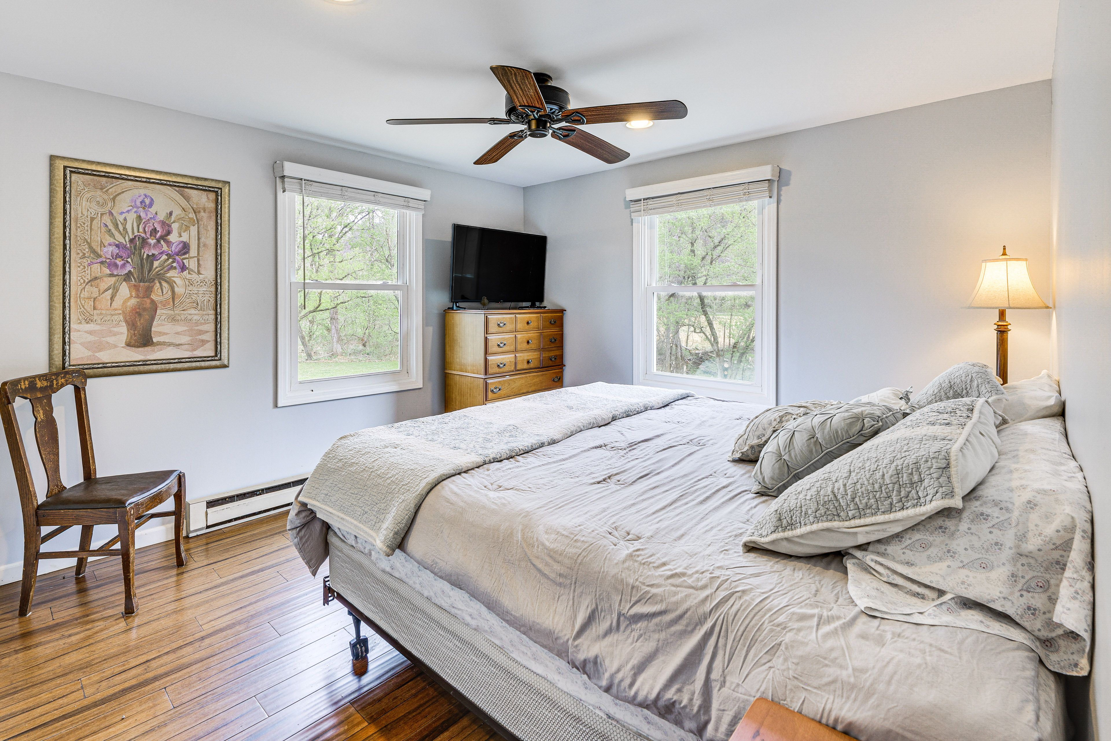 Bedroom 1 | King Bed | Smart TV
