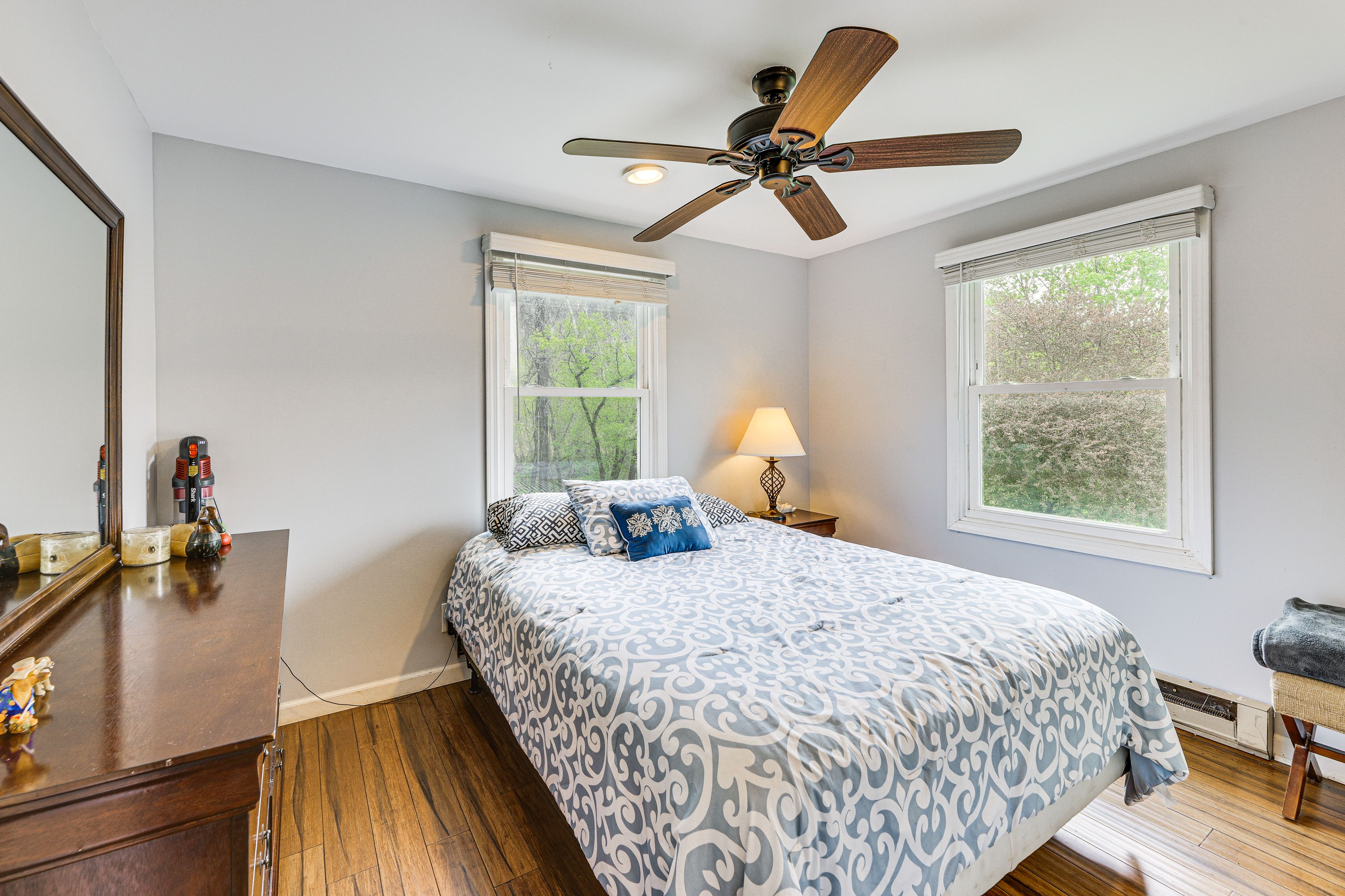 Bedroom 3 | Queen Bed