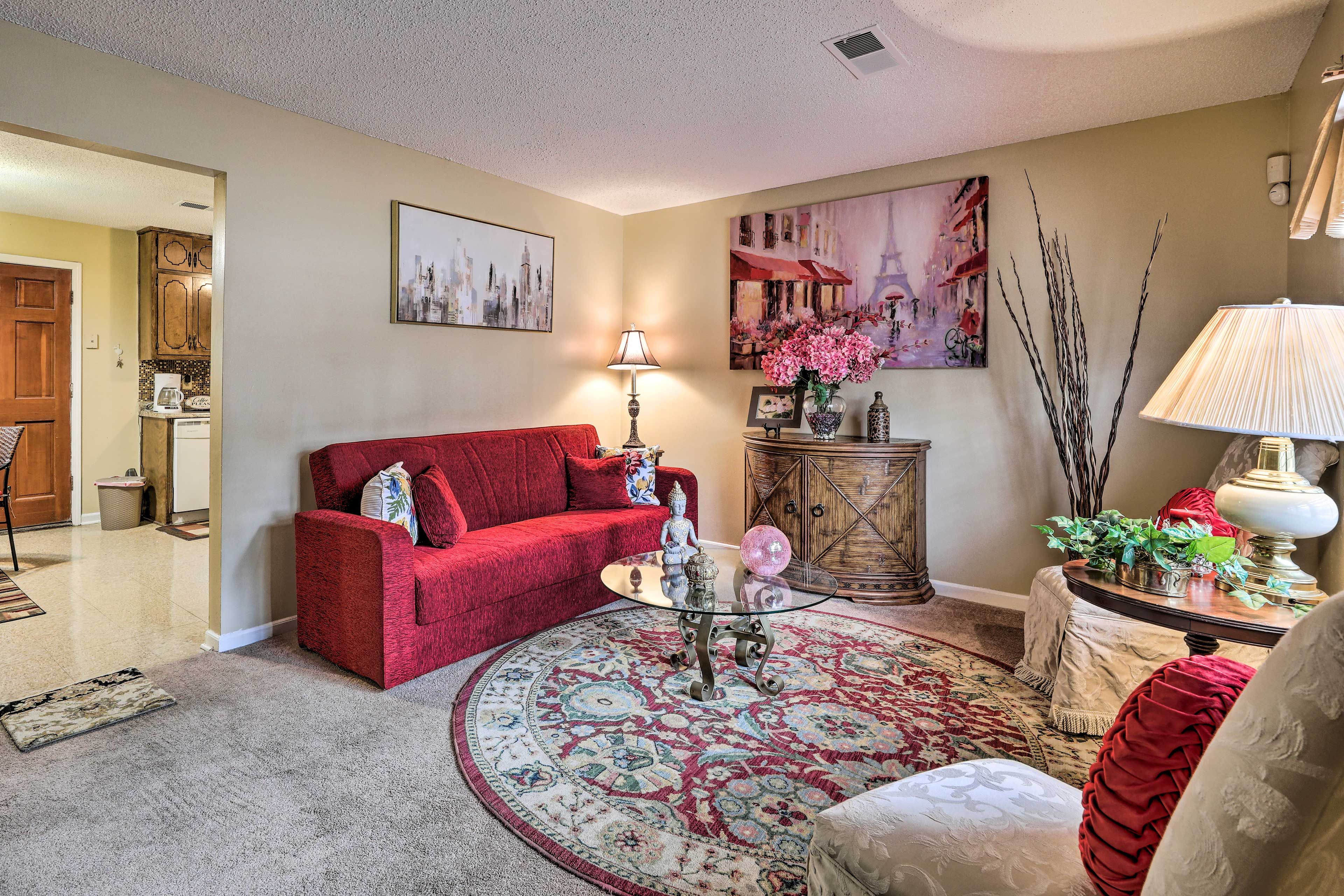 Living Room | Free WiFi (400 Mbps) | Central A/C