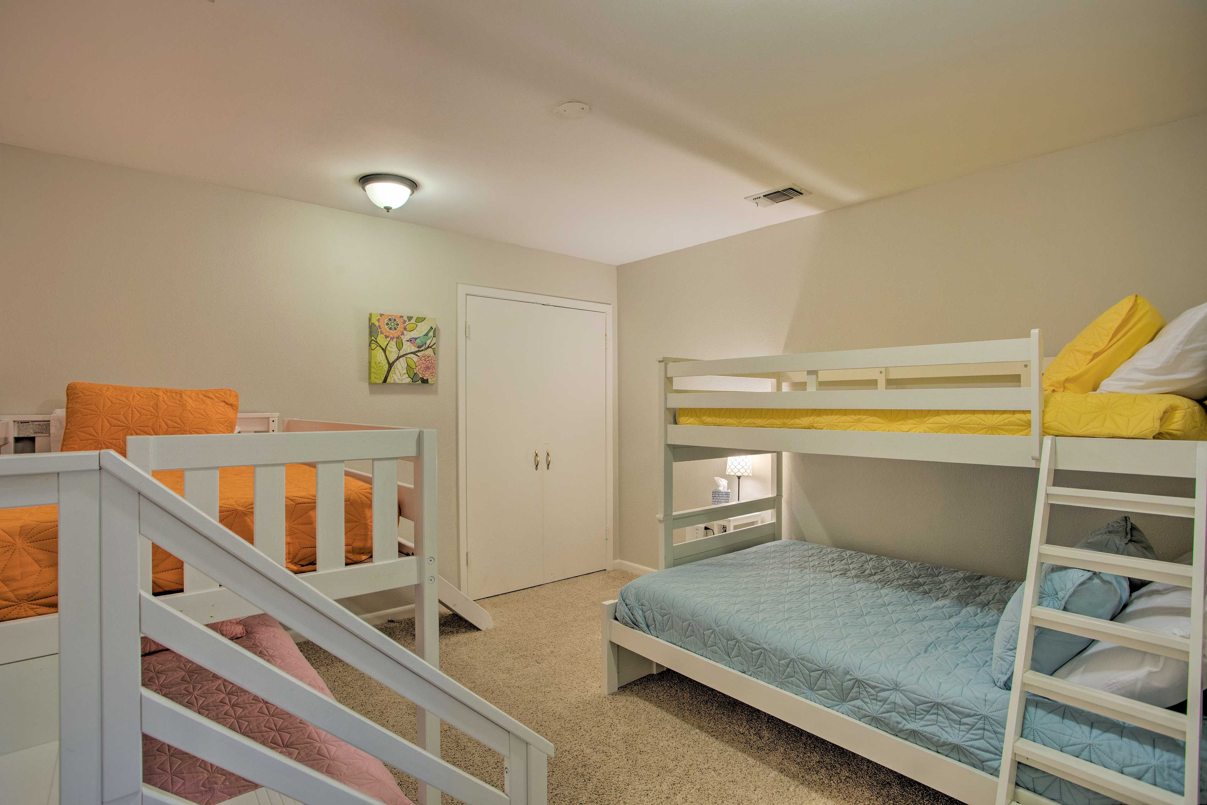 Bedroom 5 | Twin/Full Bunk Bed | Twin Bunk Bed