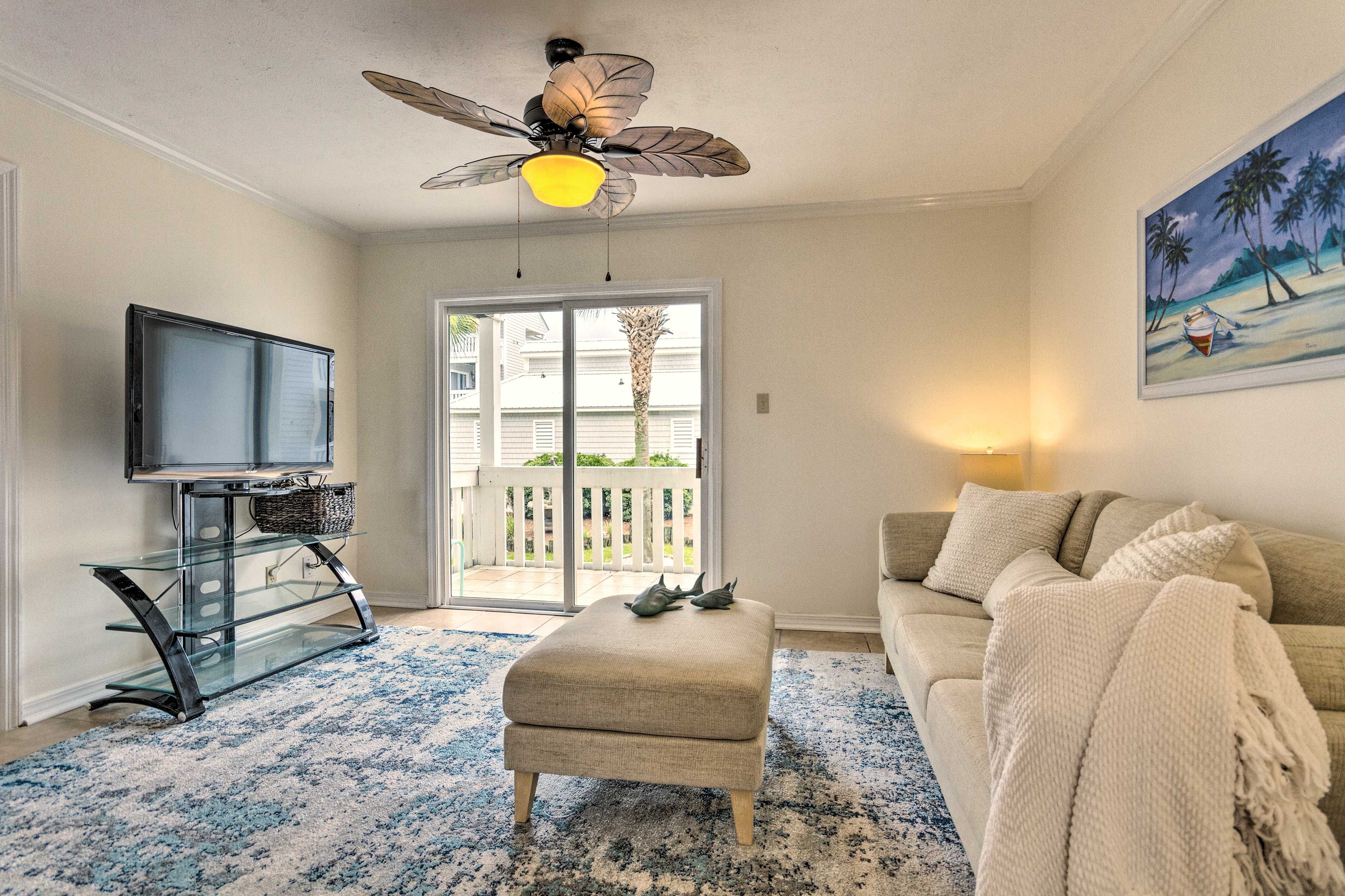Living Room | Smart TV | Single-Story Unit