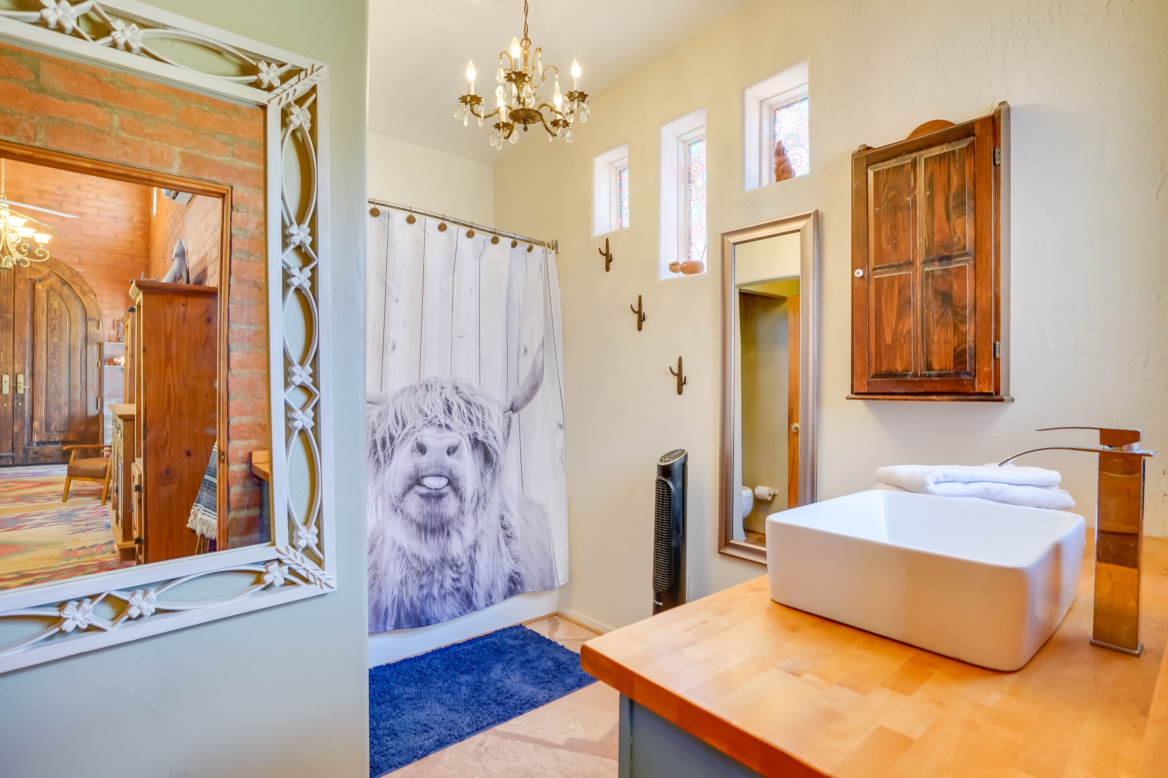Bathroom | Complimentary Toiletries | Towels Provided