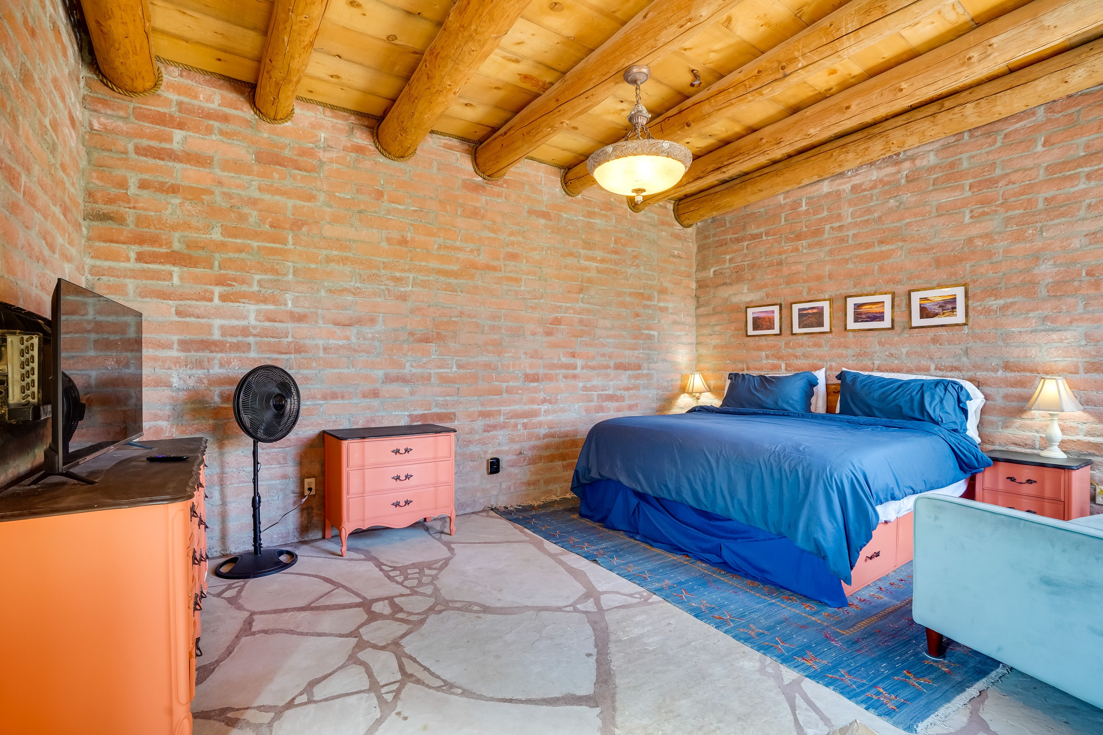 Bedroom 1 | King Bed | Twin Futon | Linens Provided