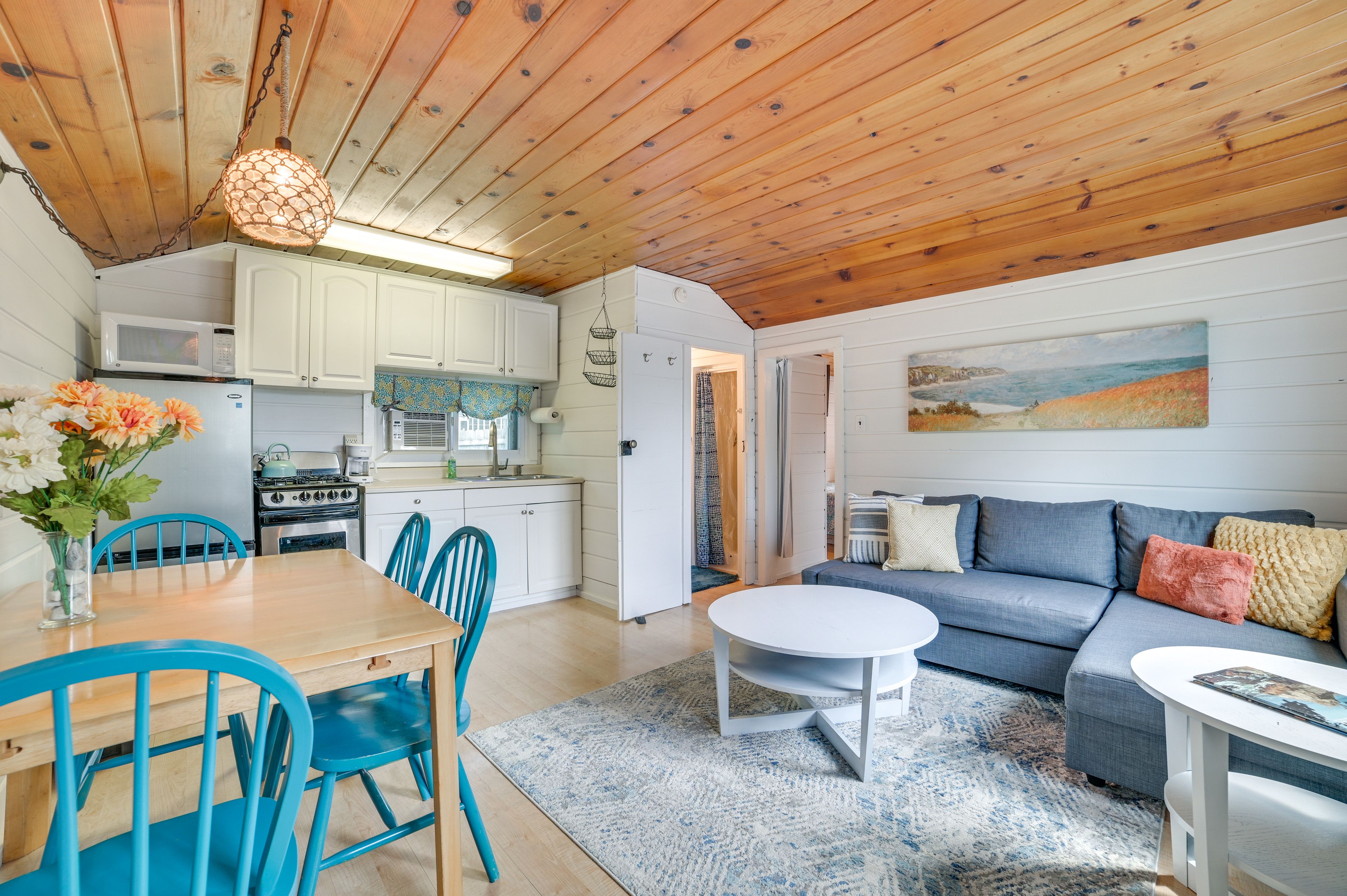 Living Area | Main Level | Sleeper Sofa | Free WiFi
