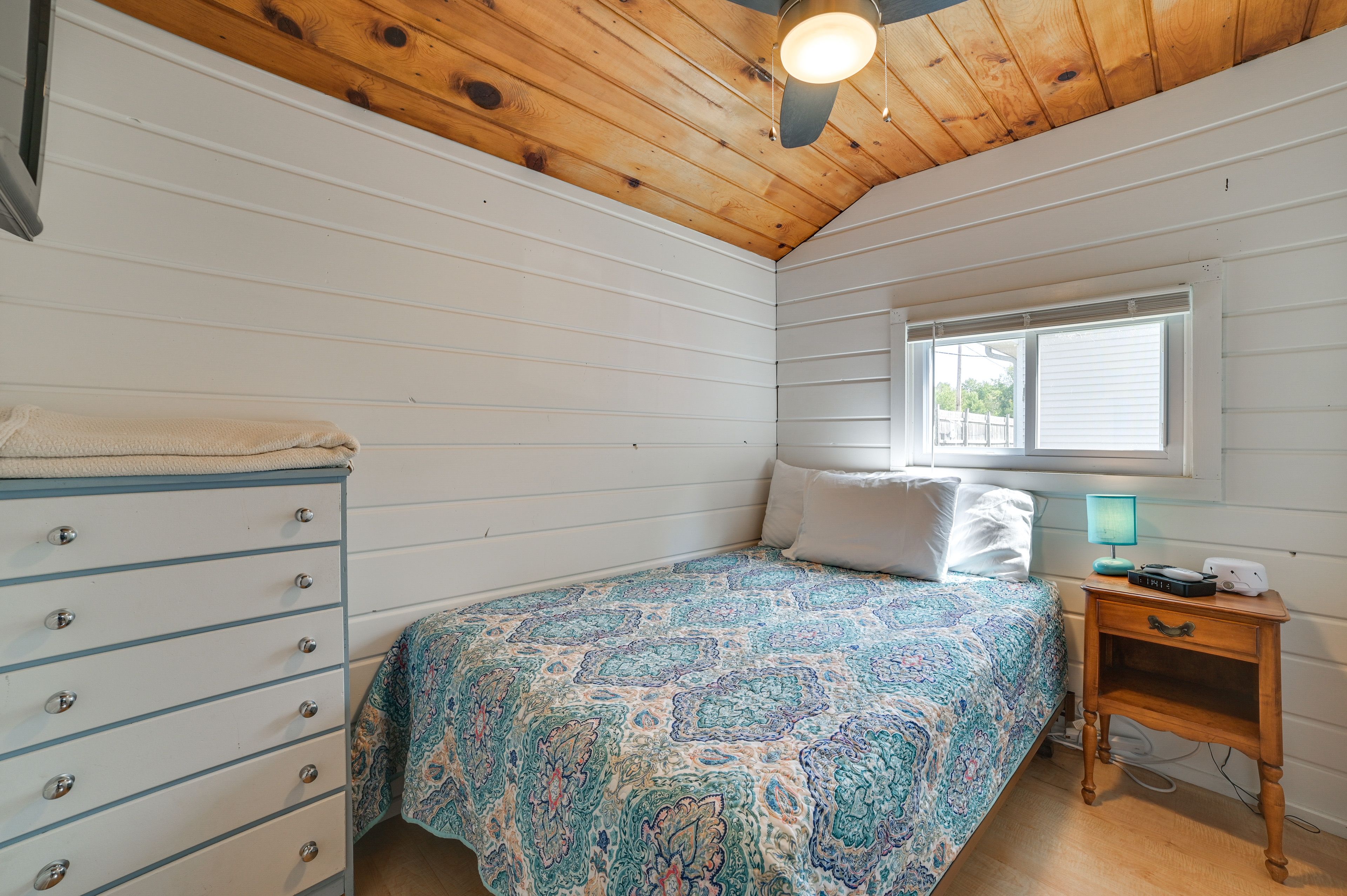Bedroom 1 | Main Level | Full Bed | Linens Provided