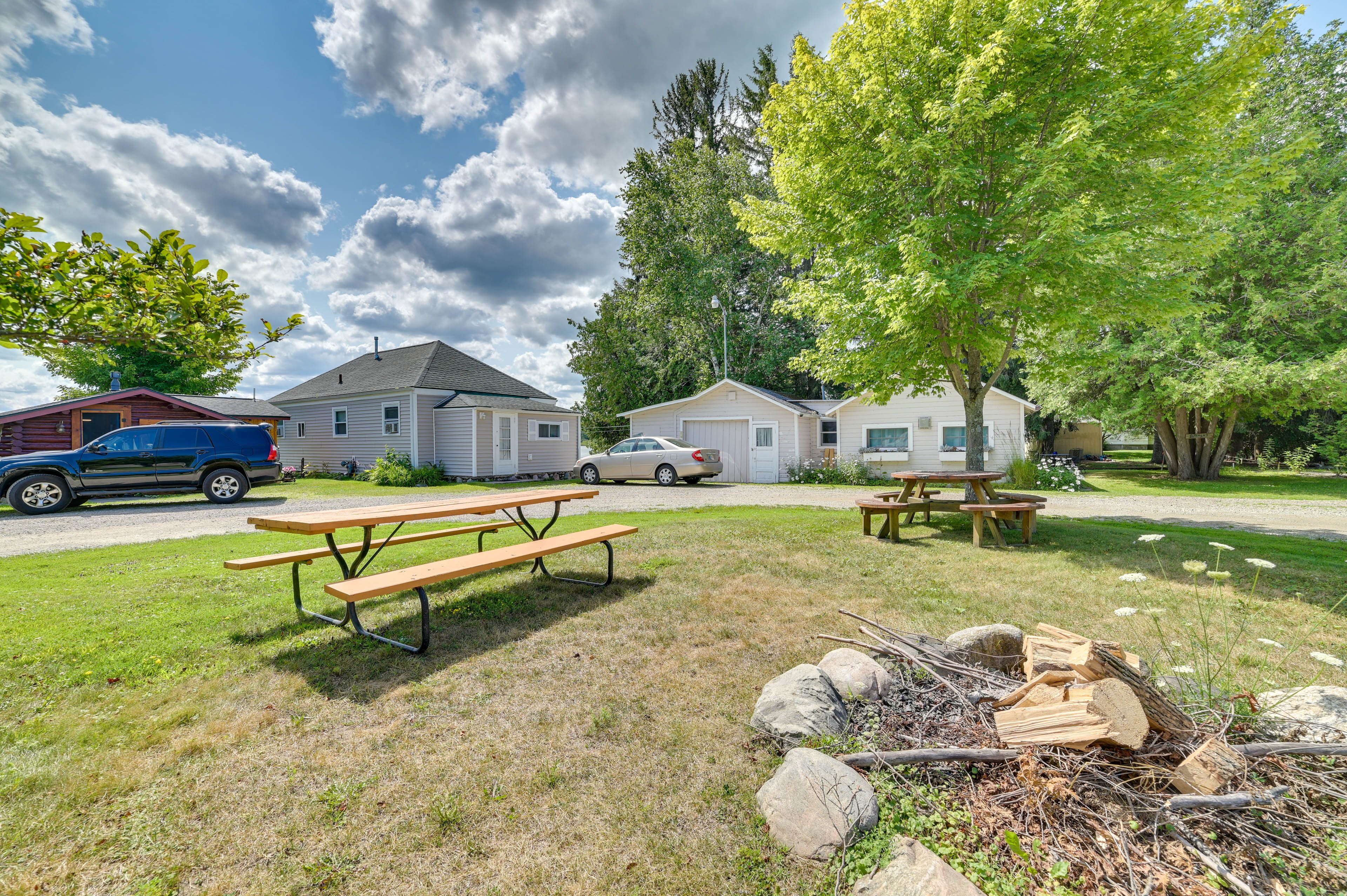 Community Picnic Area | Fire Pit