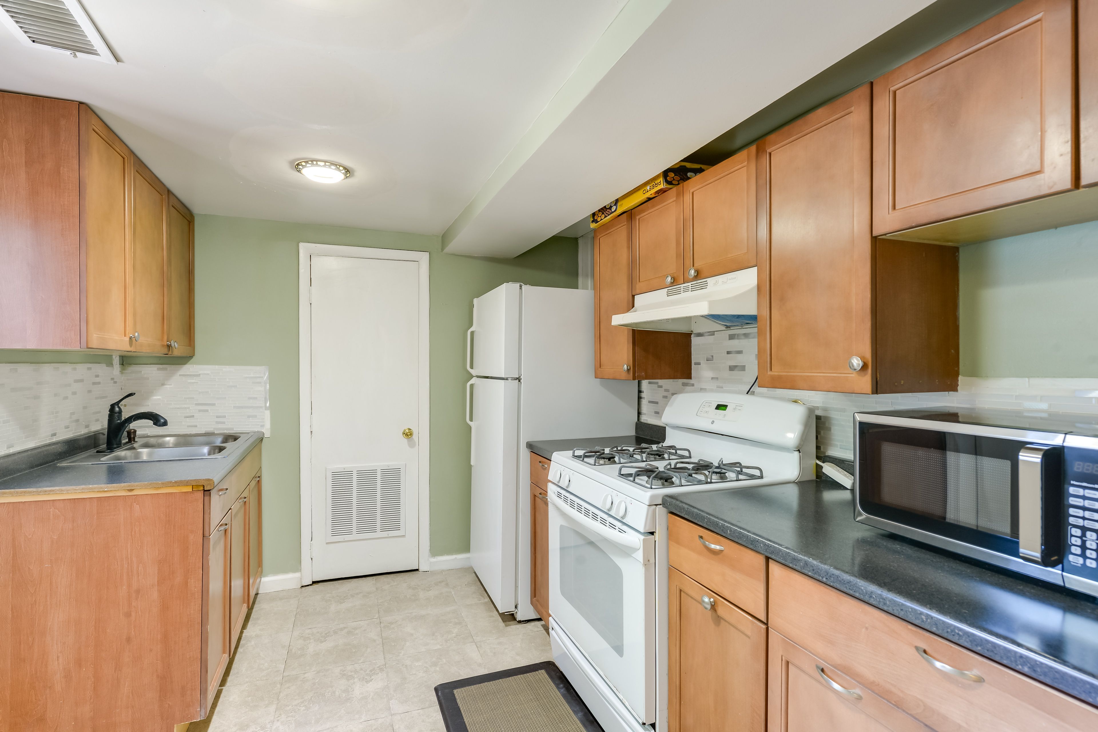 Kitchen | Cooking Basics | Complimentary Spices | Coffee Maker | Toaster