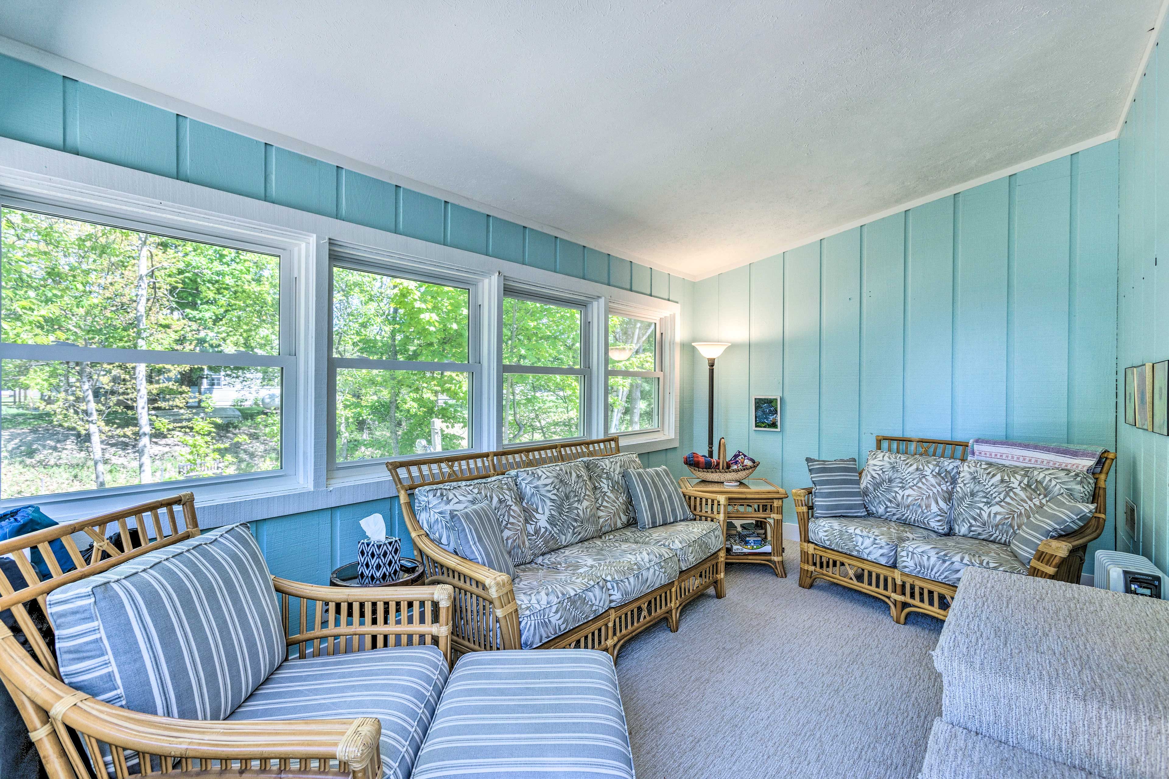 Sunroom | Lake & River Views | Books