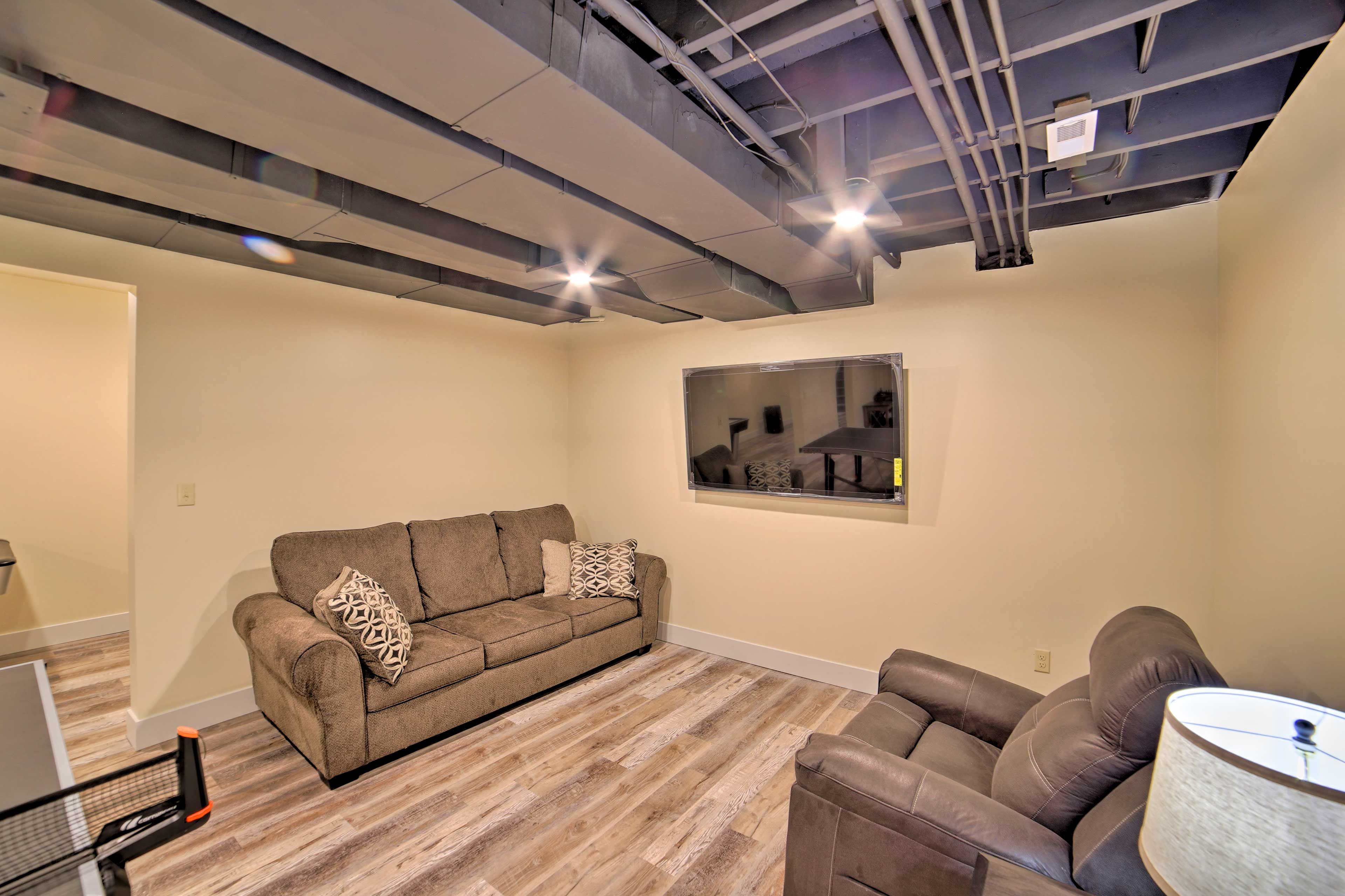 Living Area | Sleeper Sofa | Smart TV