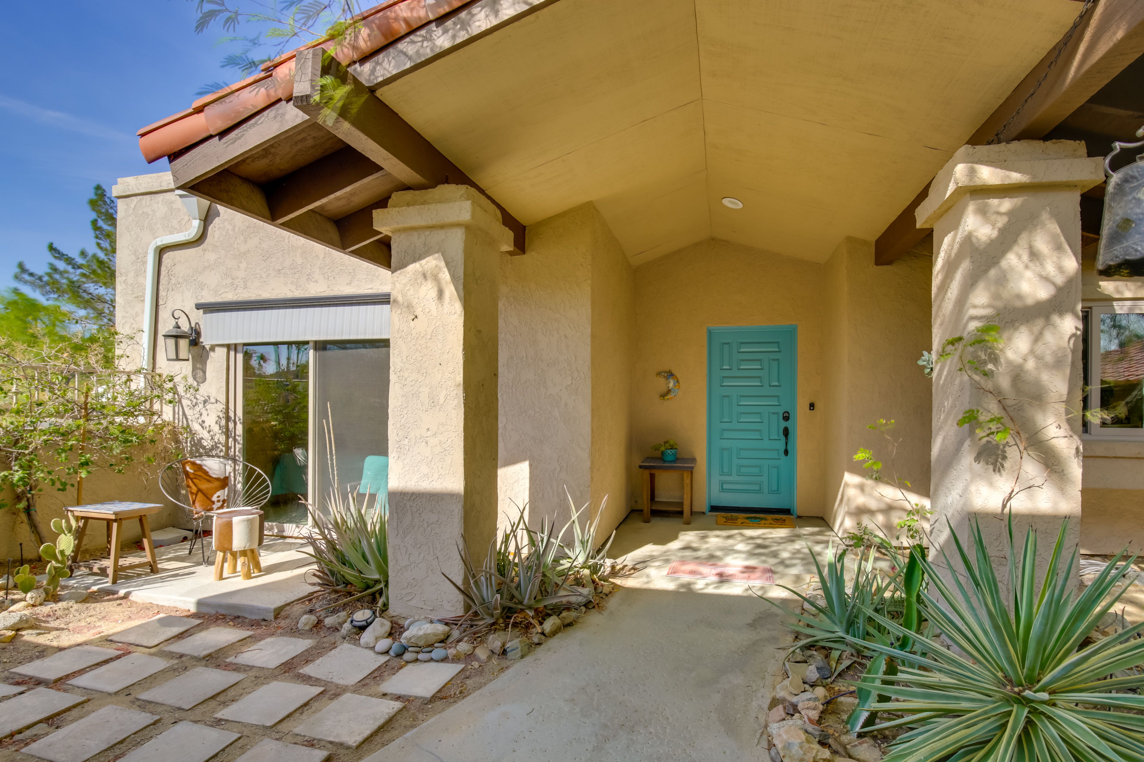 Exterior | Entrance
