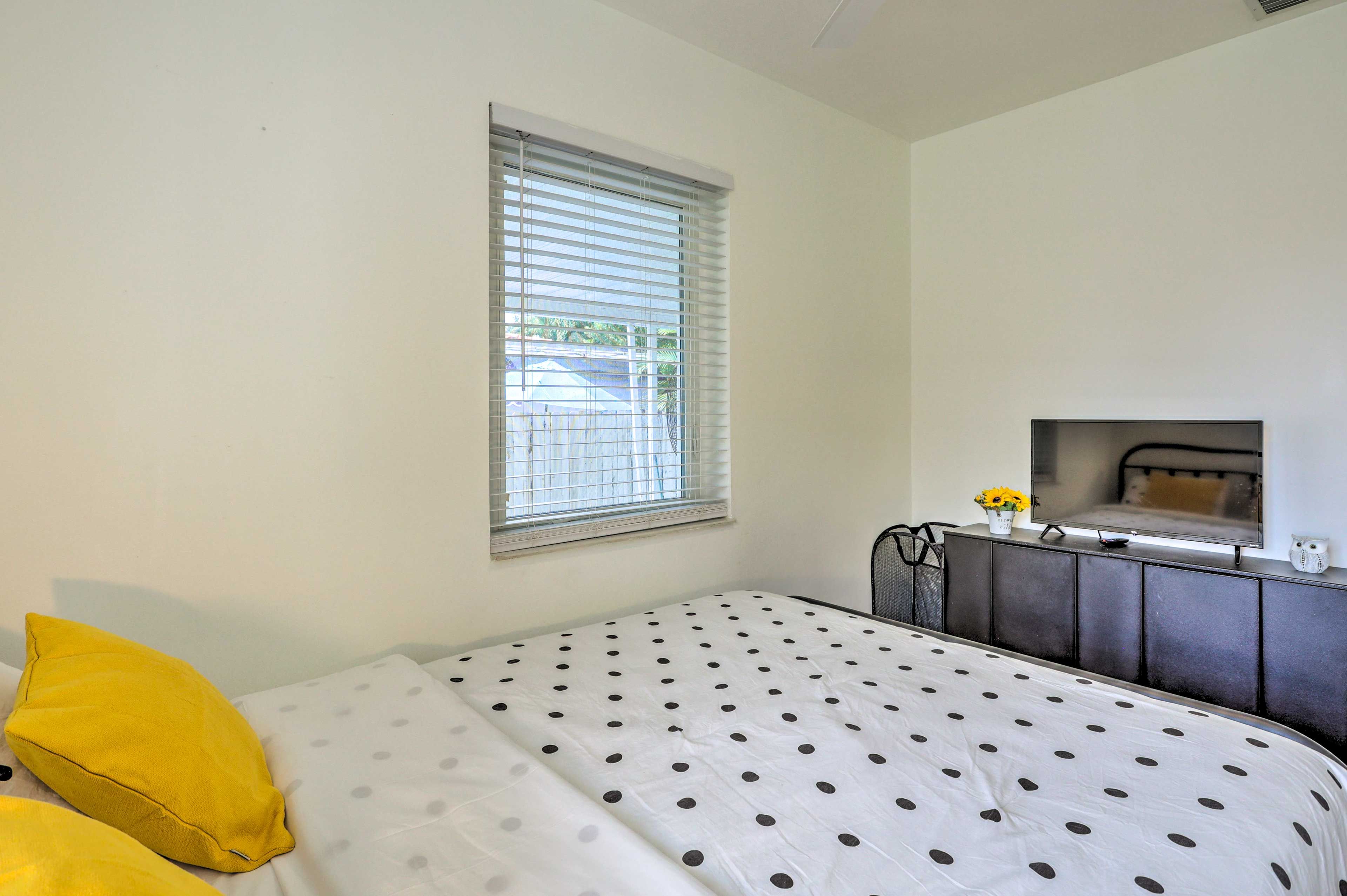 Bedroom 2 | Queen Bed
