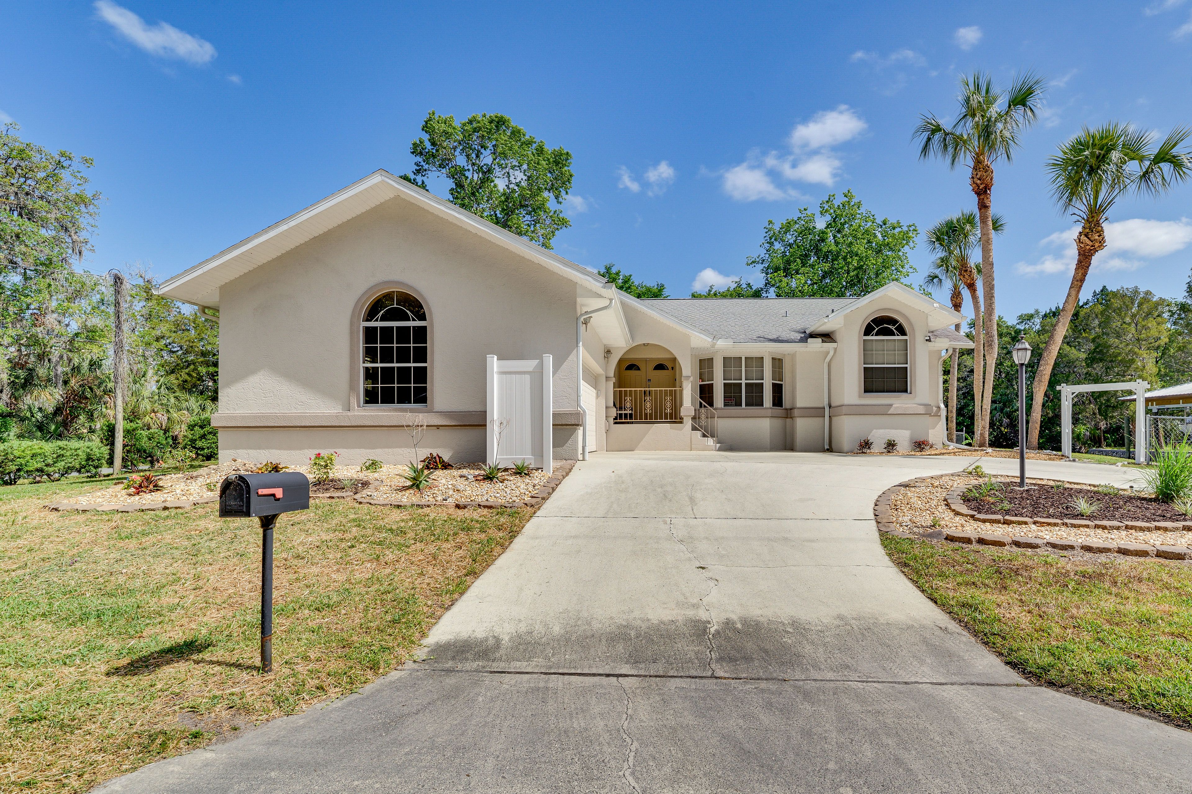 Exterior | Parking | Driveway (3 Vehicles)