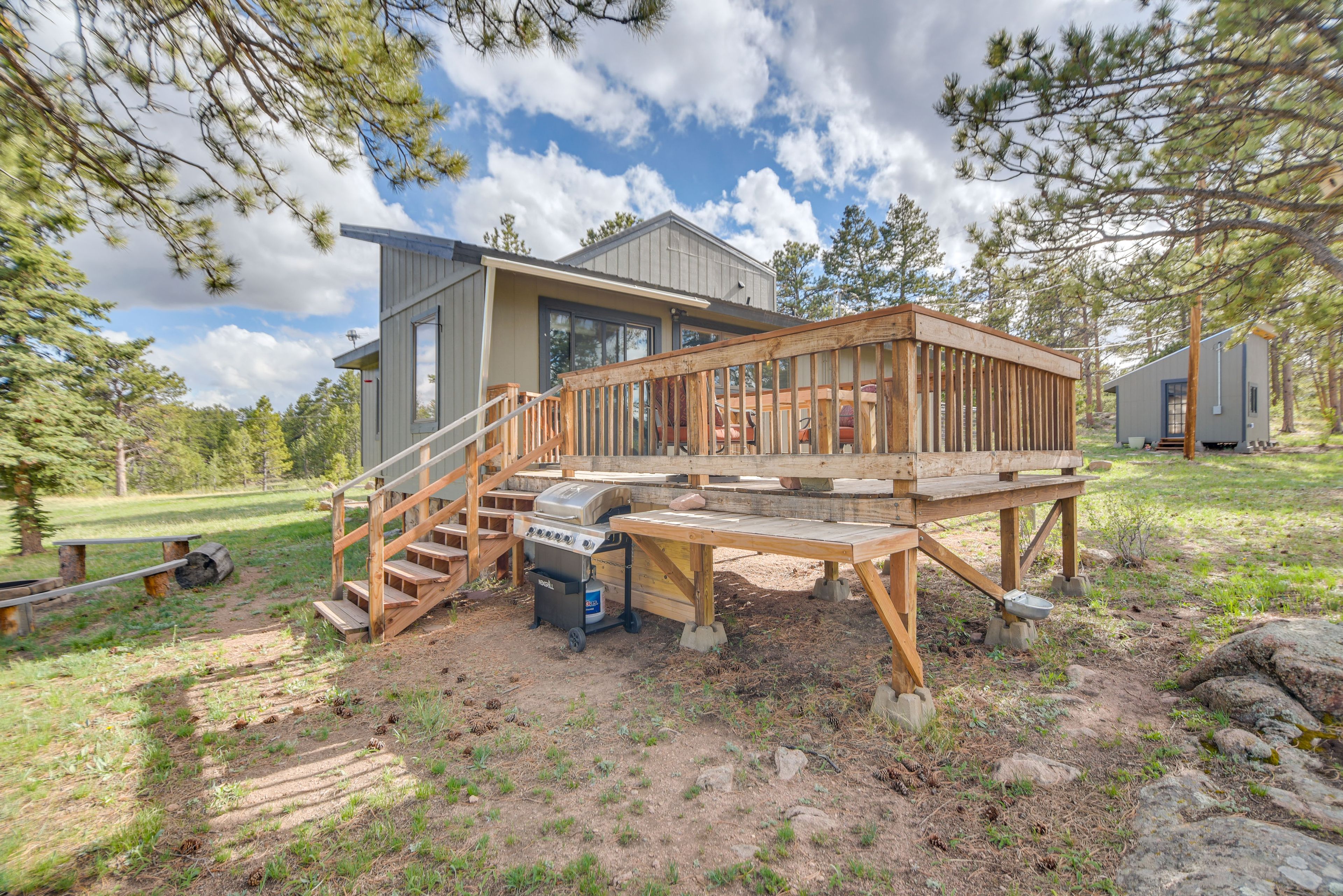 Yard Area | Gas Grill | Fire Pit