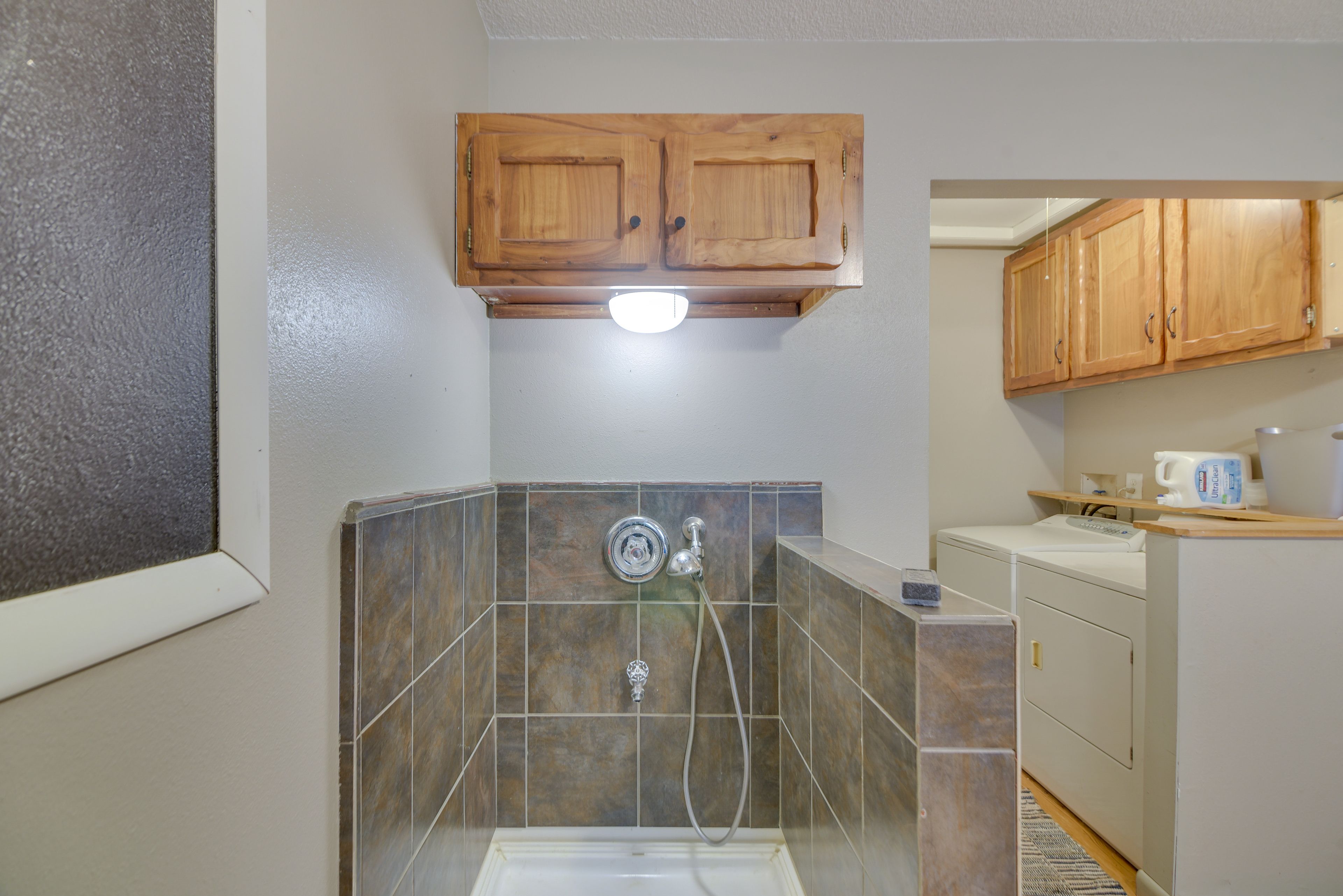 Laundry Room | Washer & Dryer