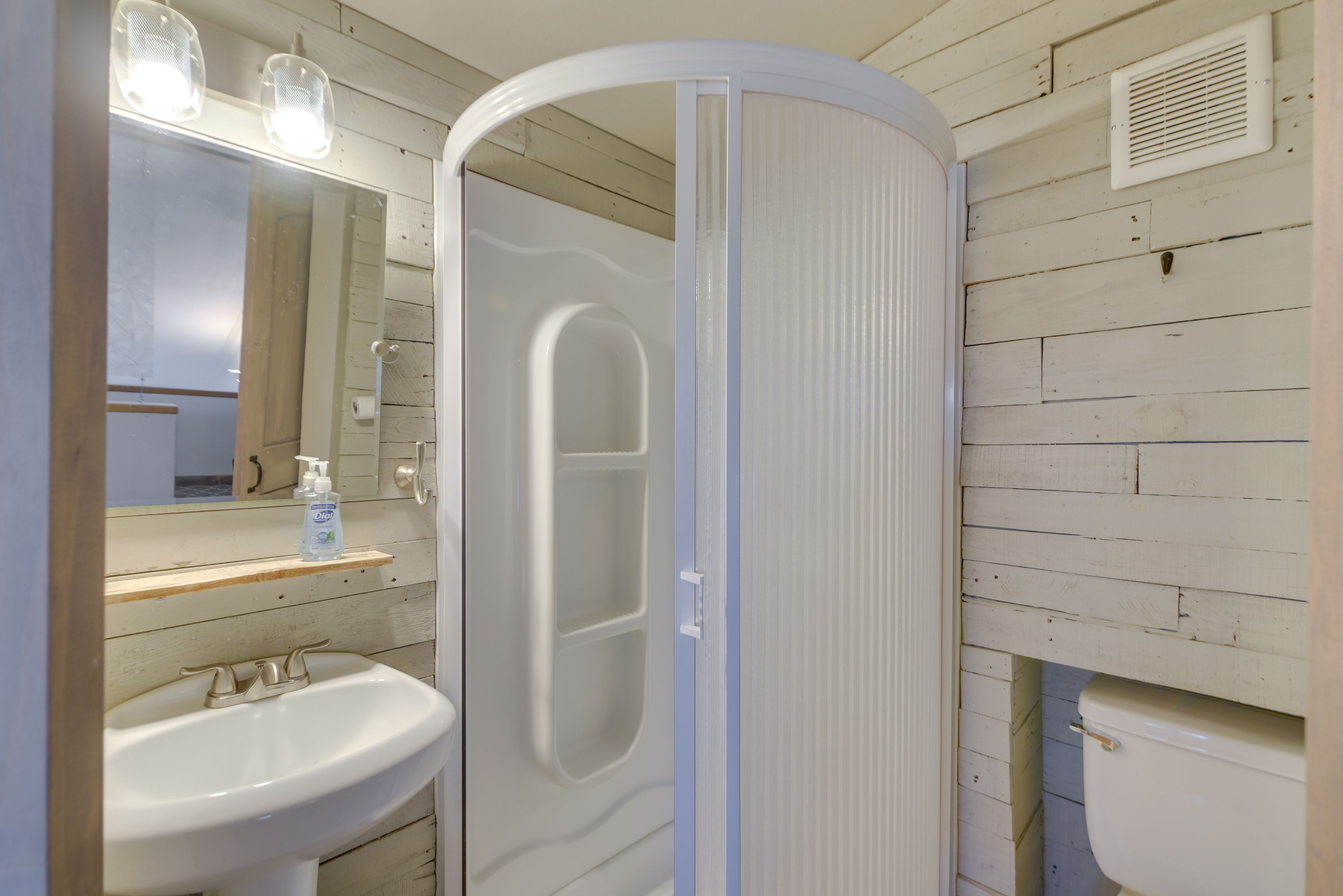 Full Bathroom