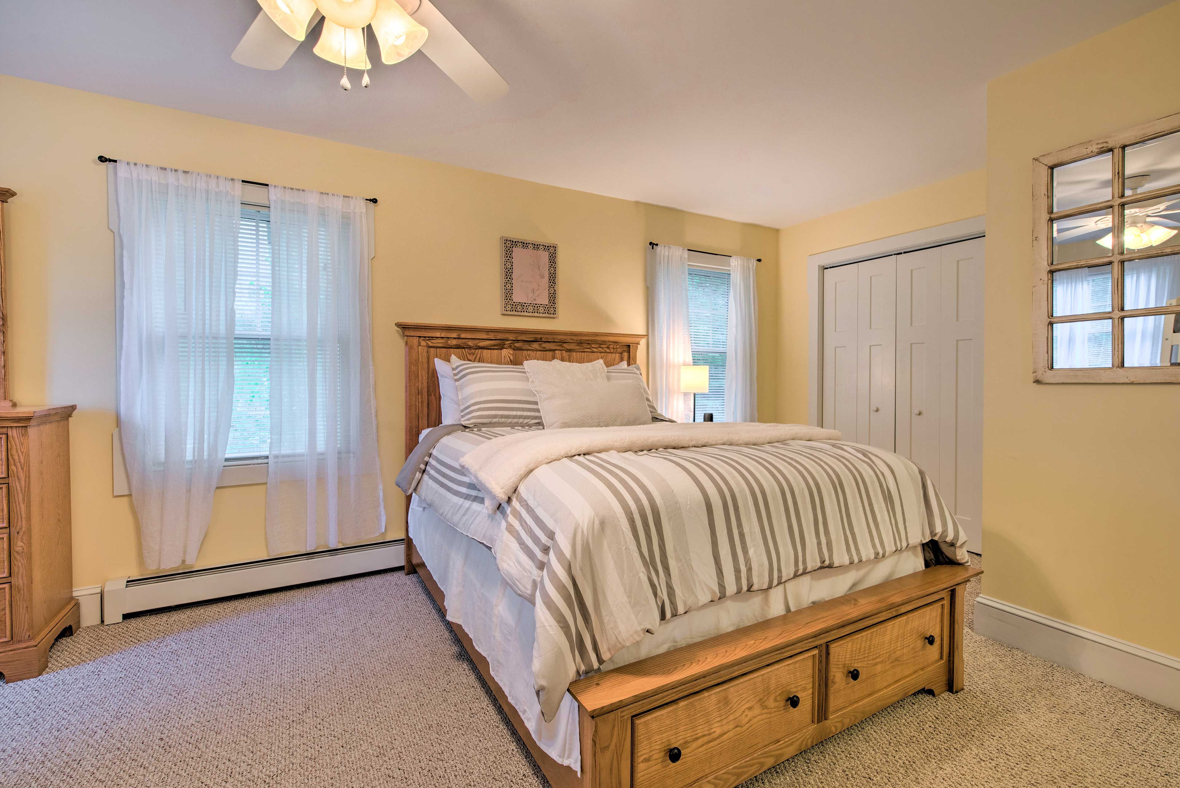 Bedroom 3 | Queen Bed | Twin Bunk Bed | 2nd Floor