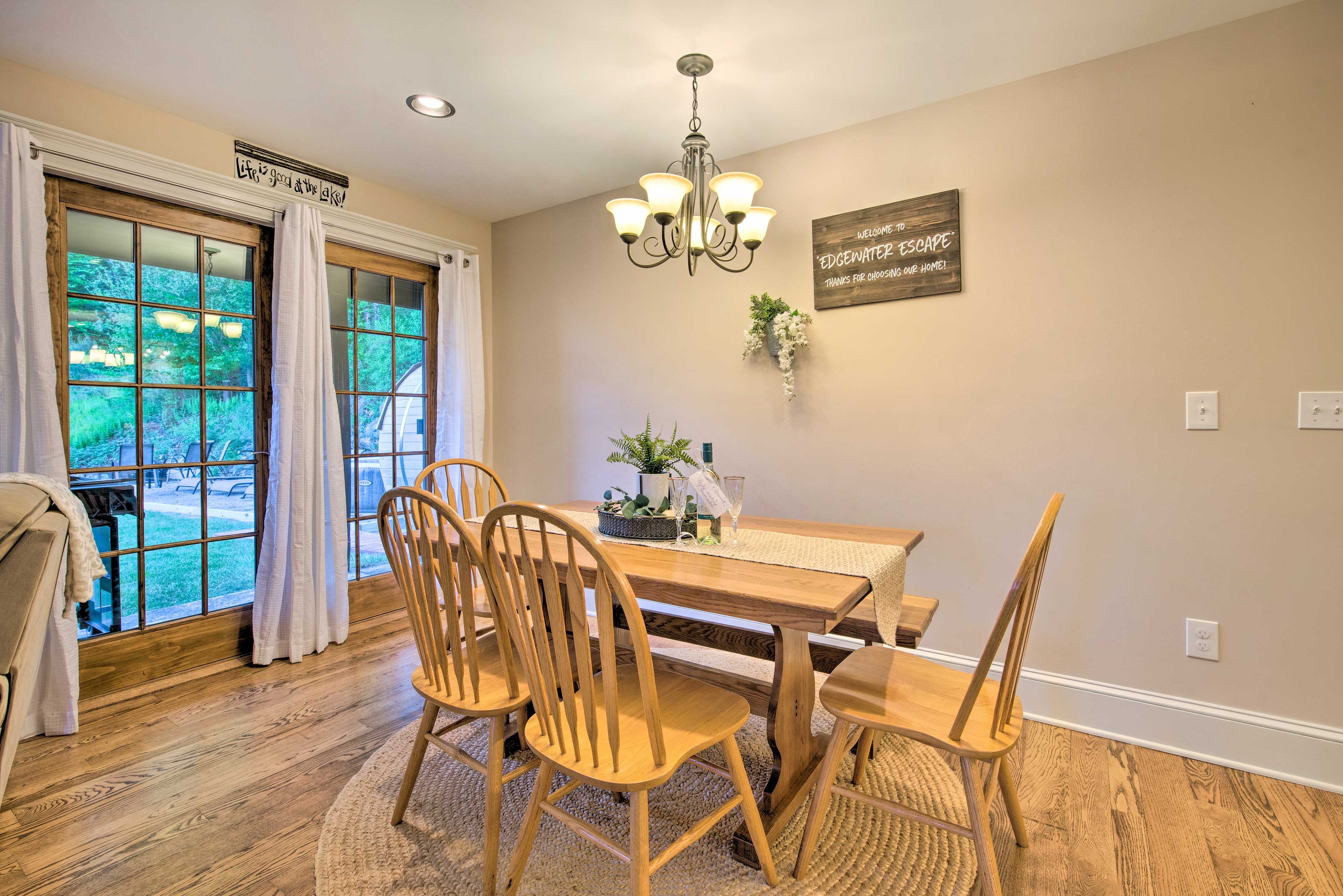 Dining Area | 1st Floor | Dishware & Flatware Provided