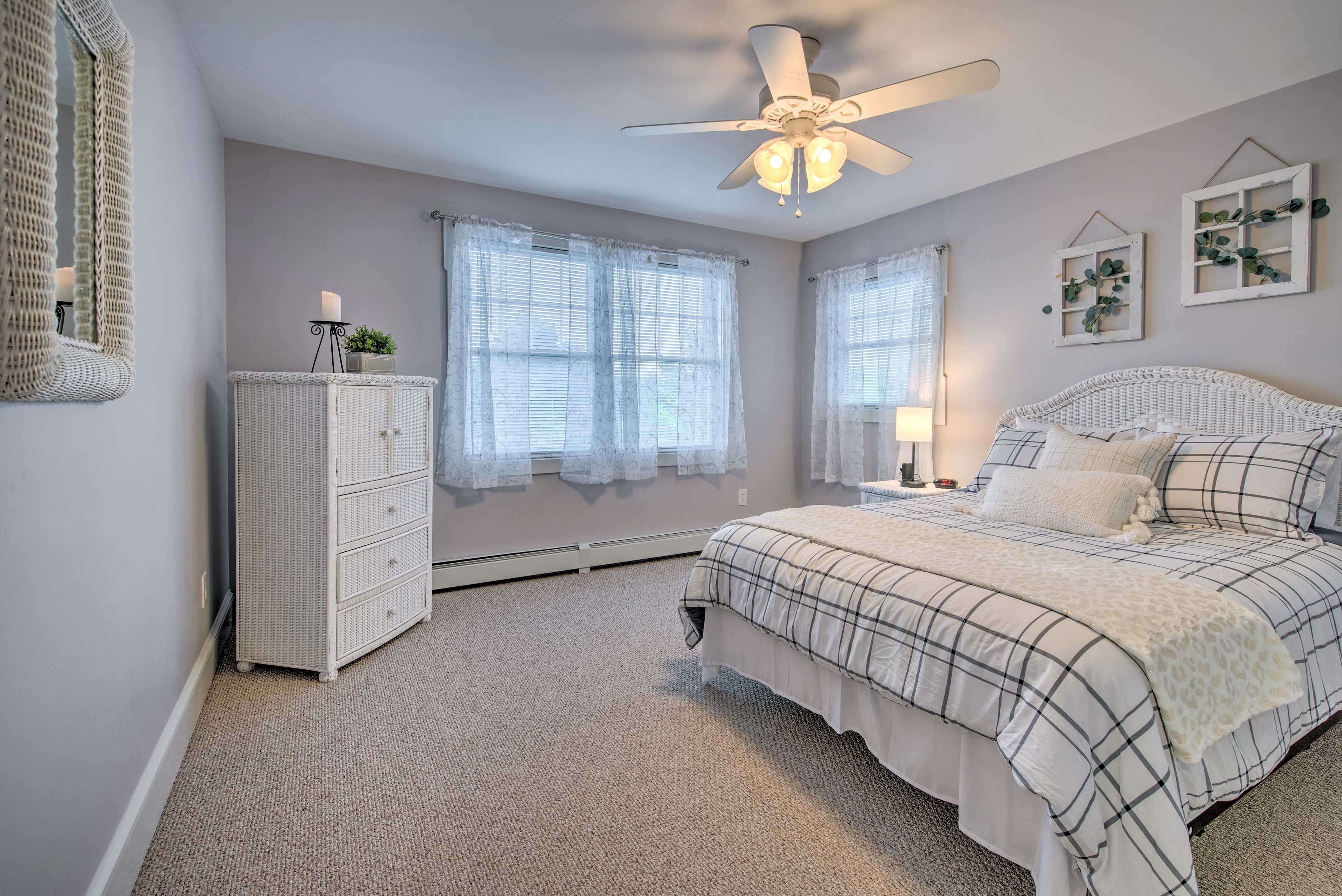 Bedroom 1 | Queen Bed | 2nd Floor