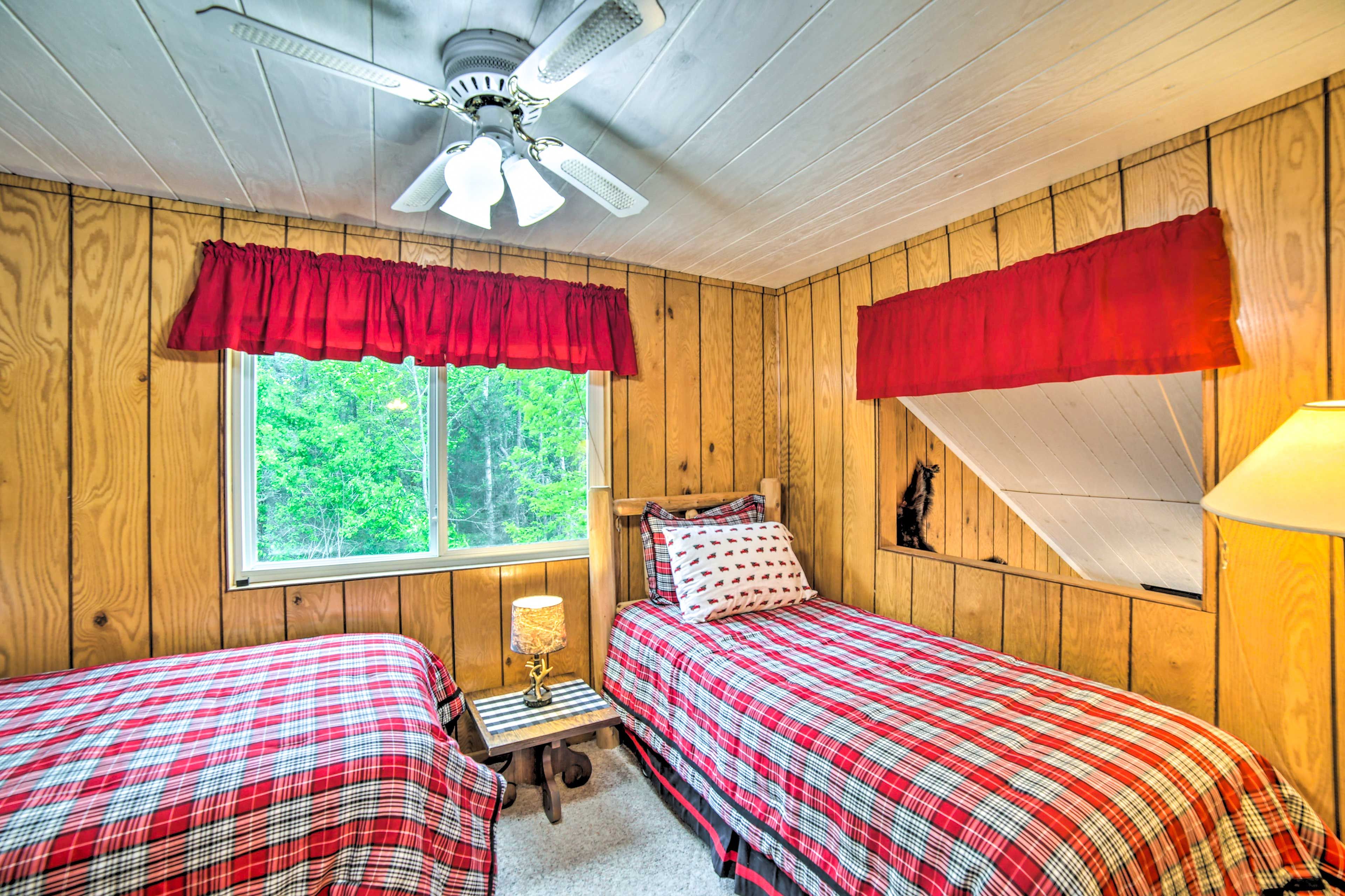 Bedroom 3 | 2 Twin Beds