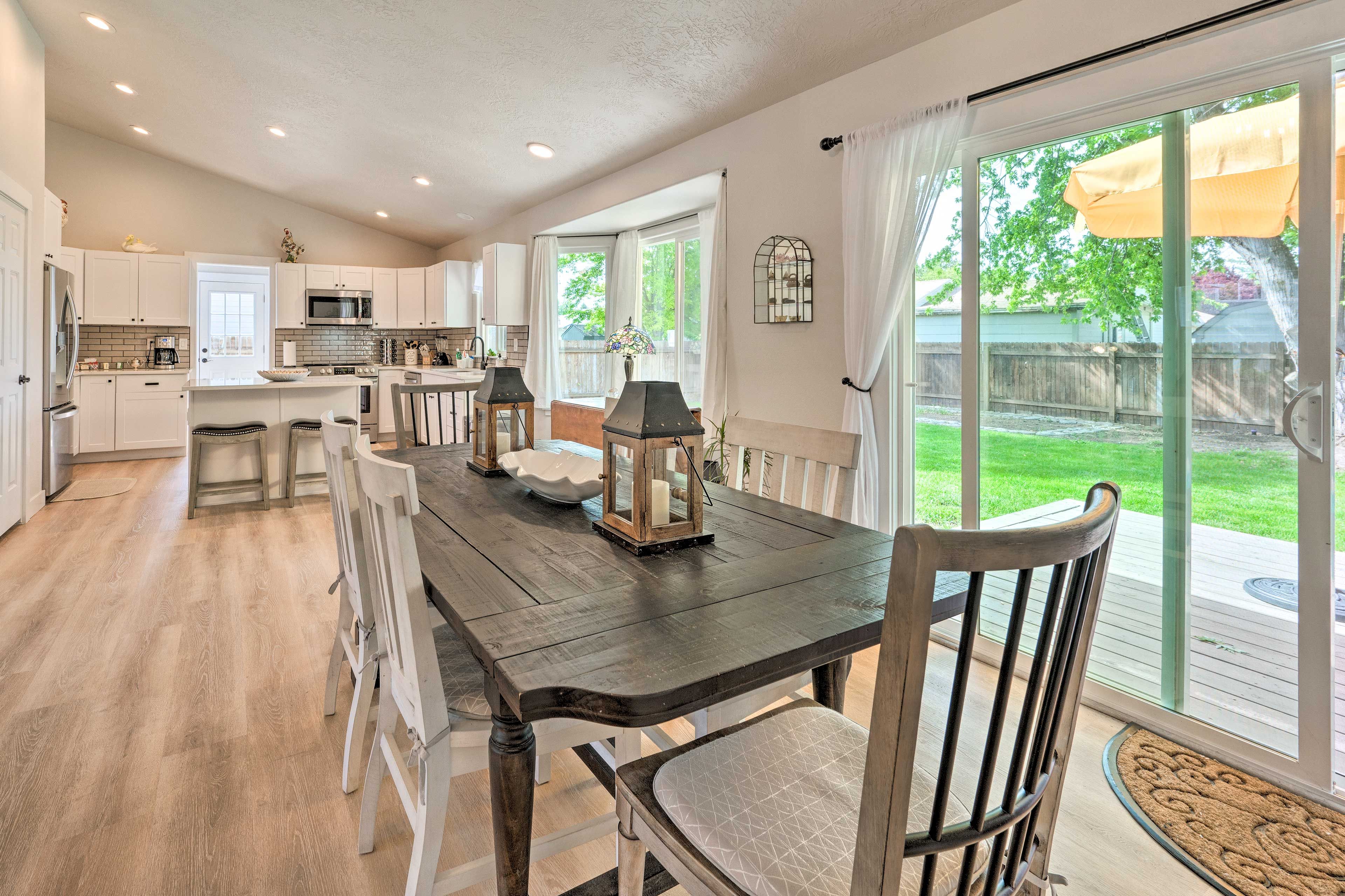 Dining Room | Dishware & Flatware
