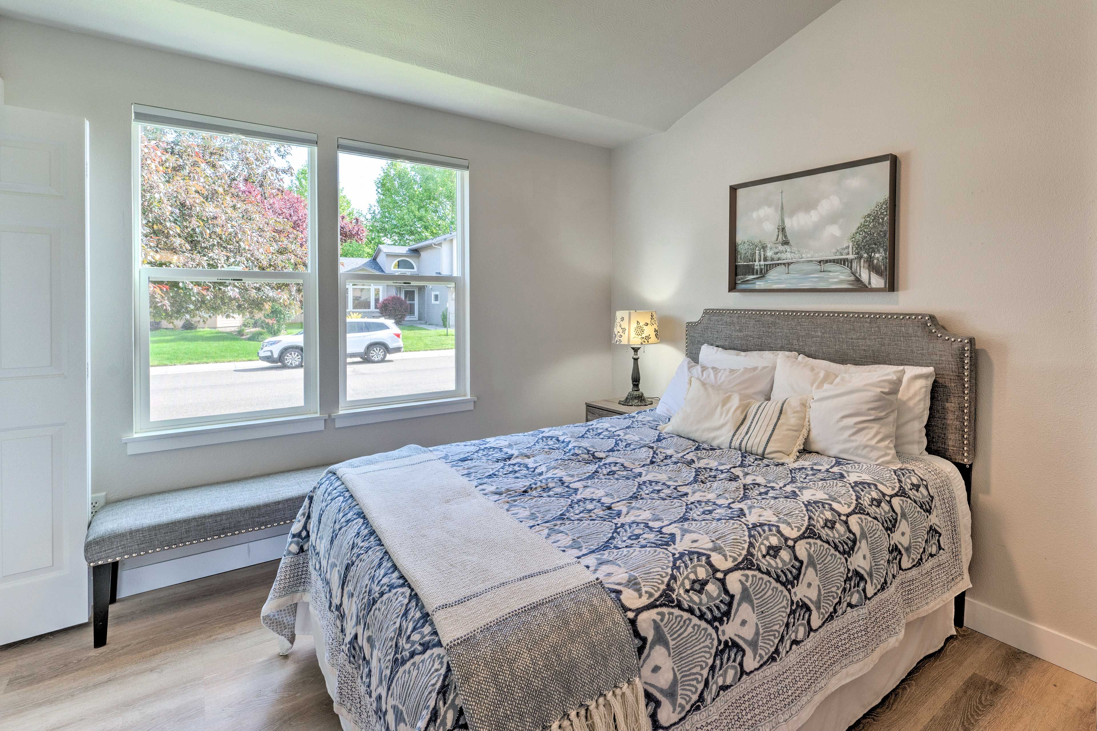 Bedroom 2 | Queen Bed
