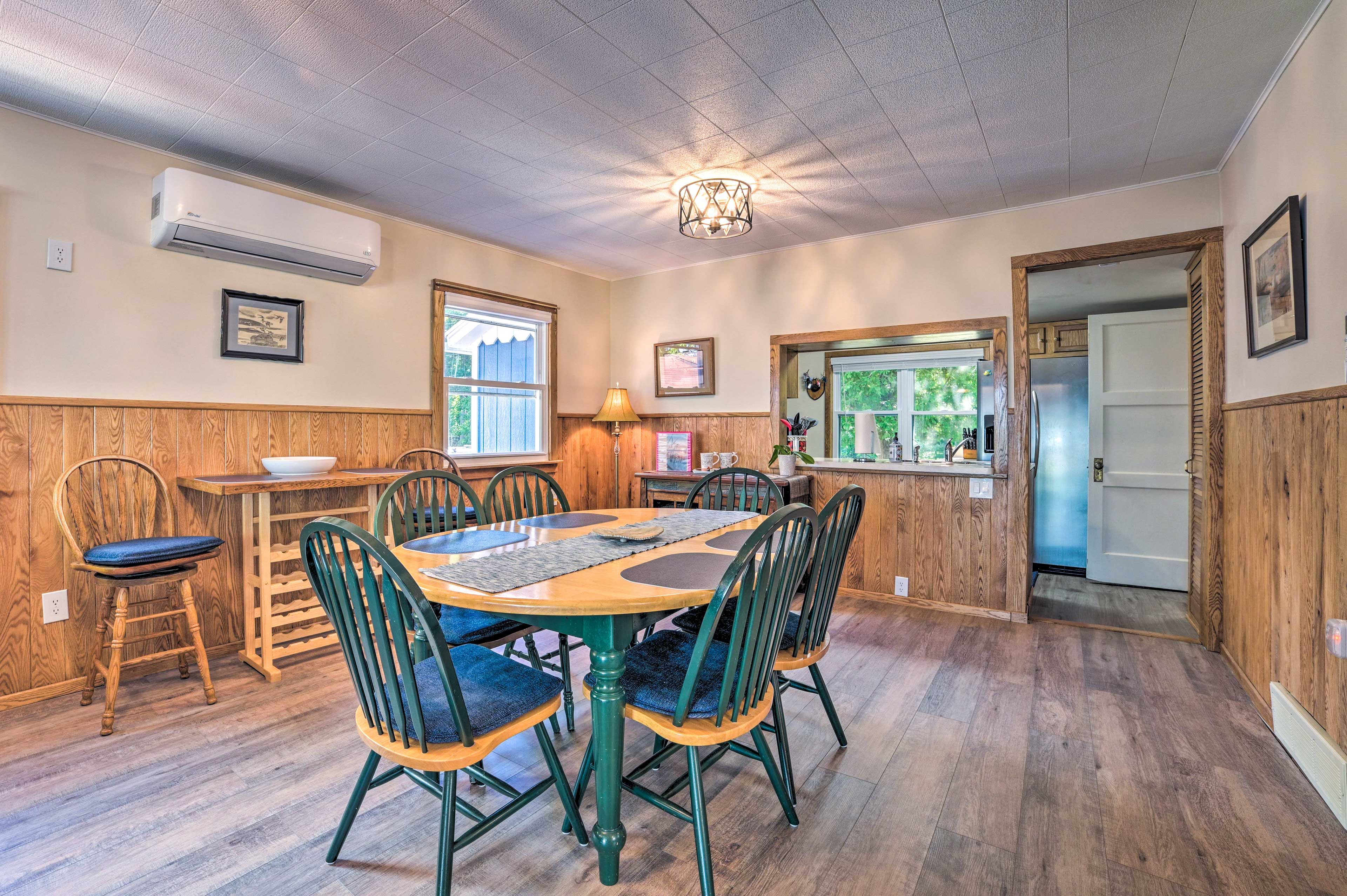 Dining Area | Dishware & Flatware