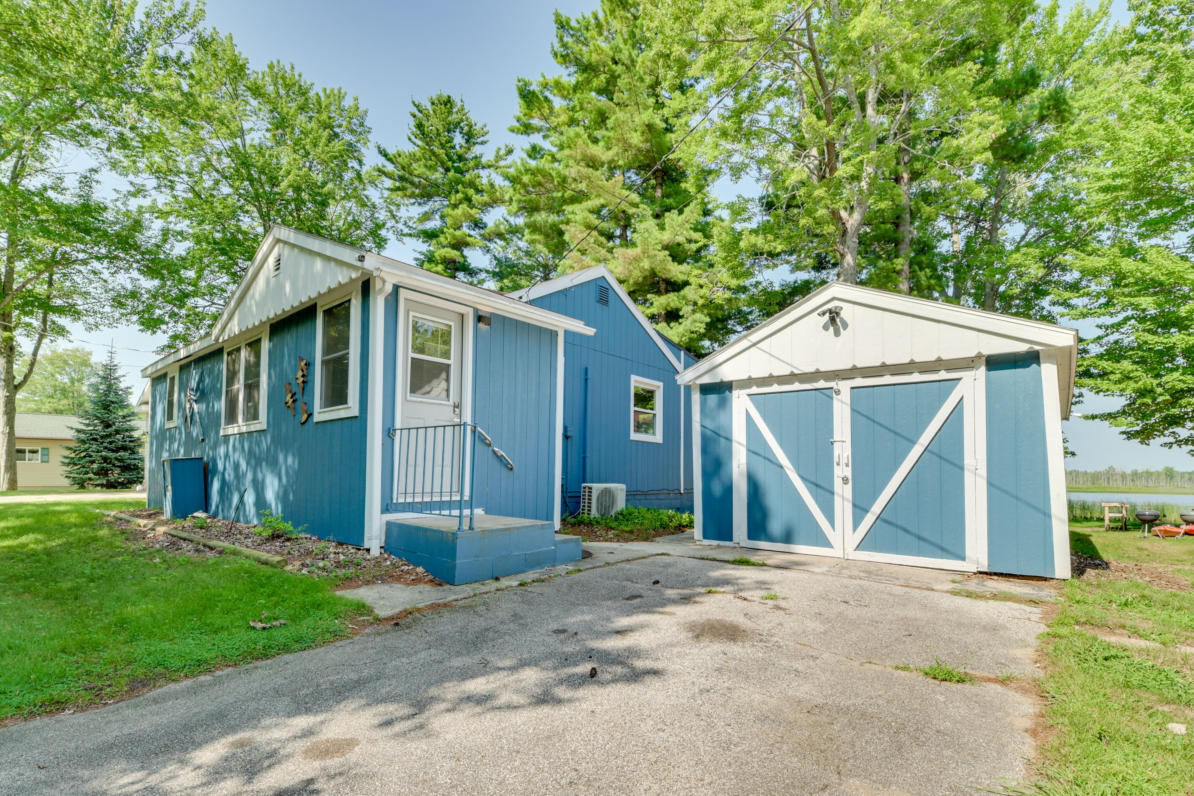 Parking | Driveway (2 Vehicles)