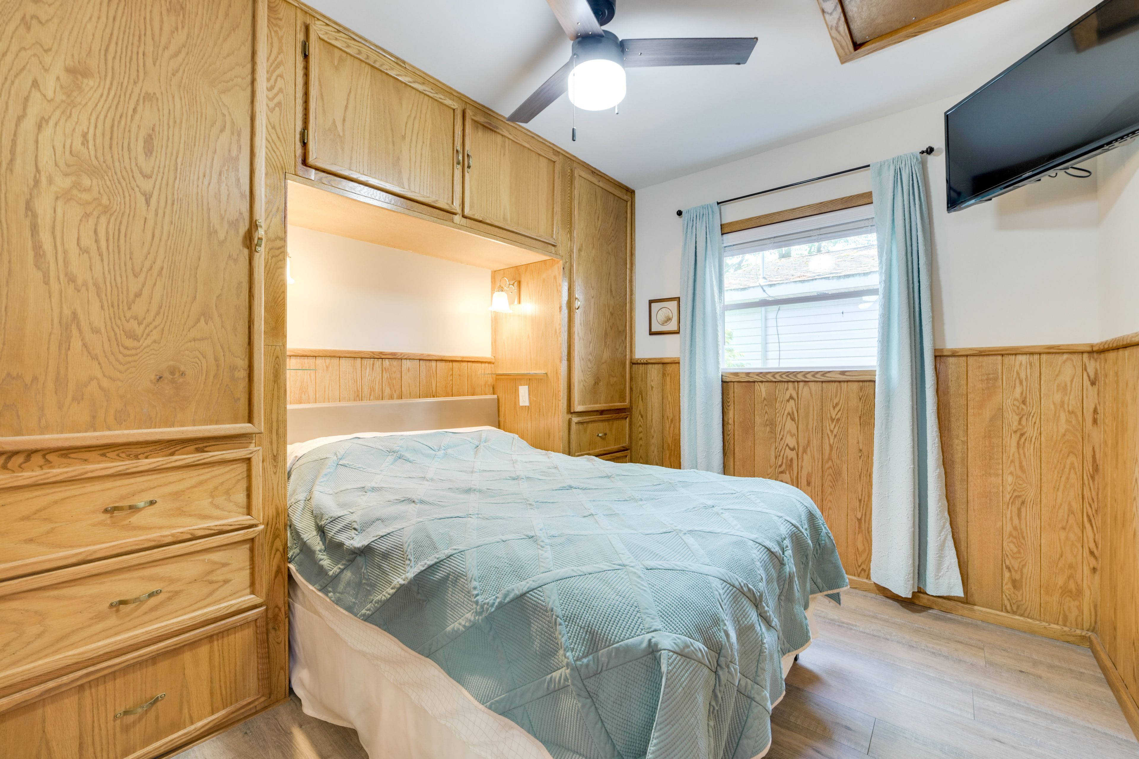 Bedroom 2 | Full Bed | TV