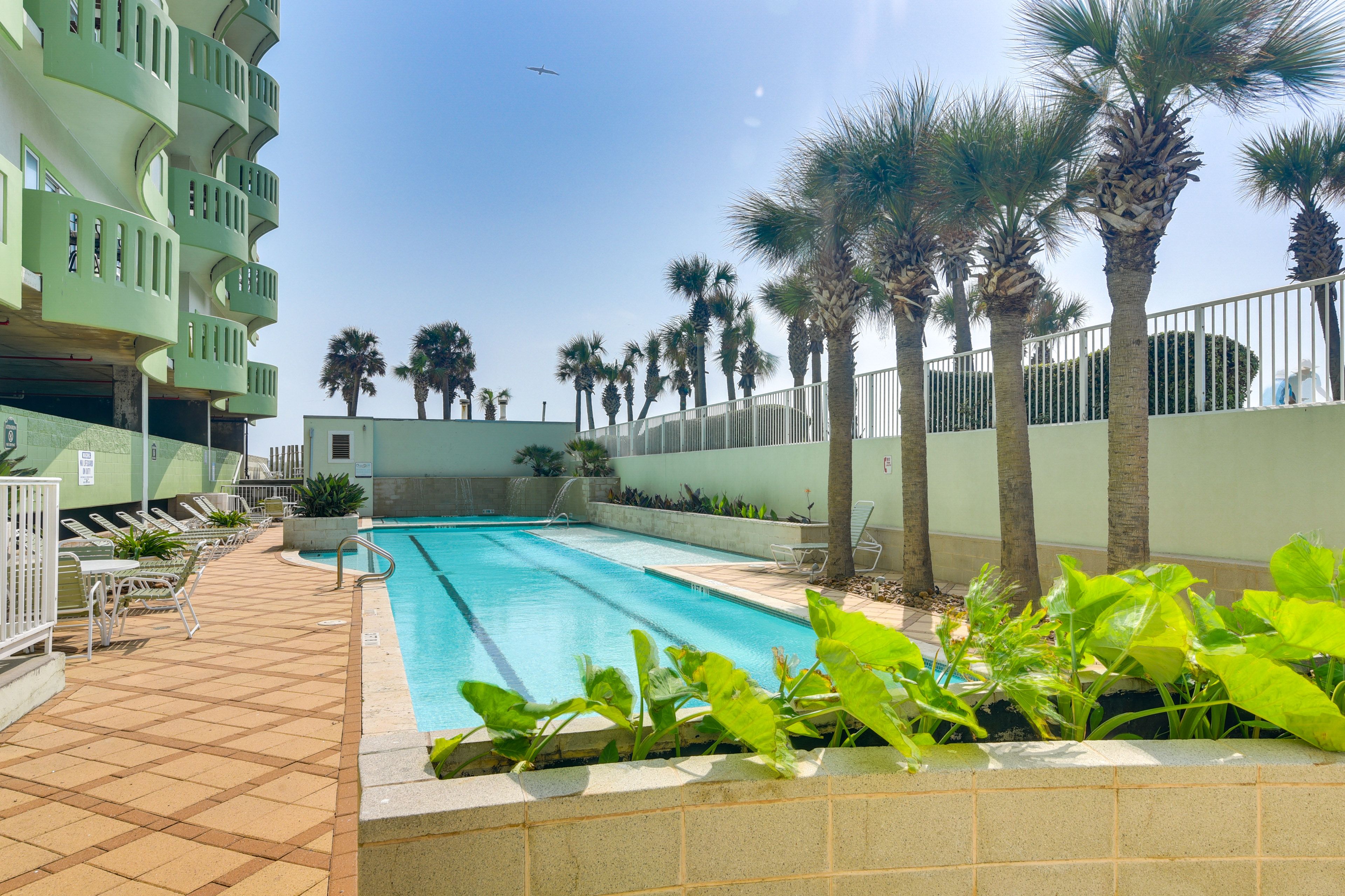 Community Amenities | Elevator