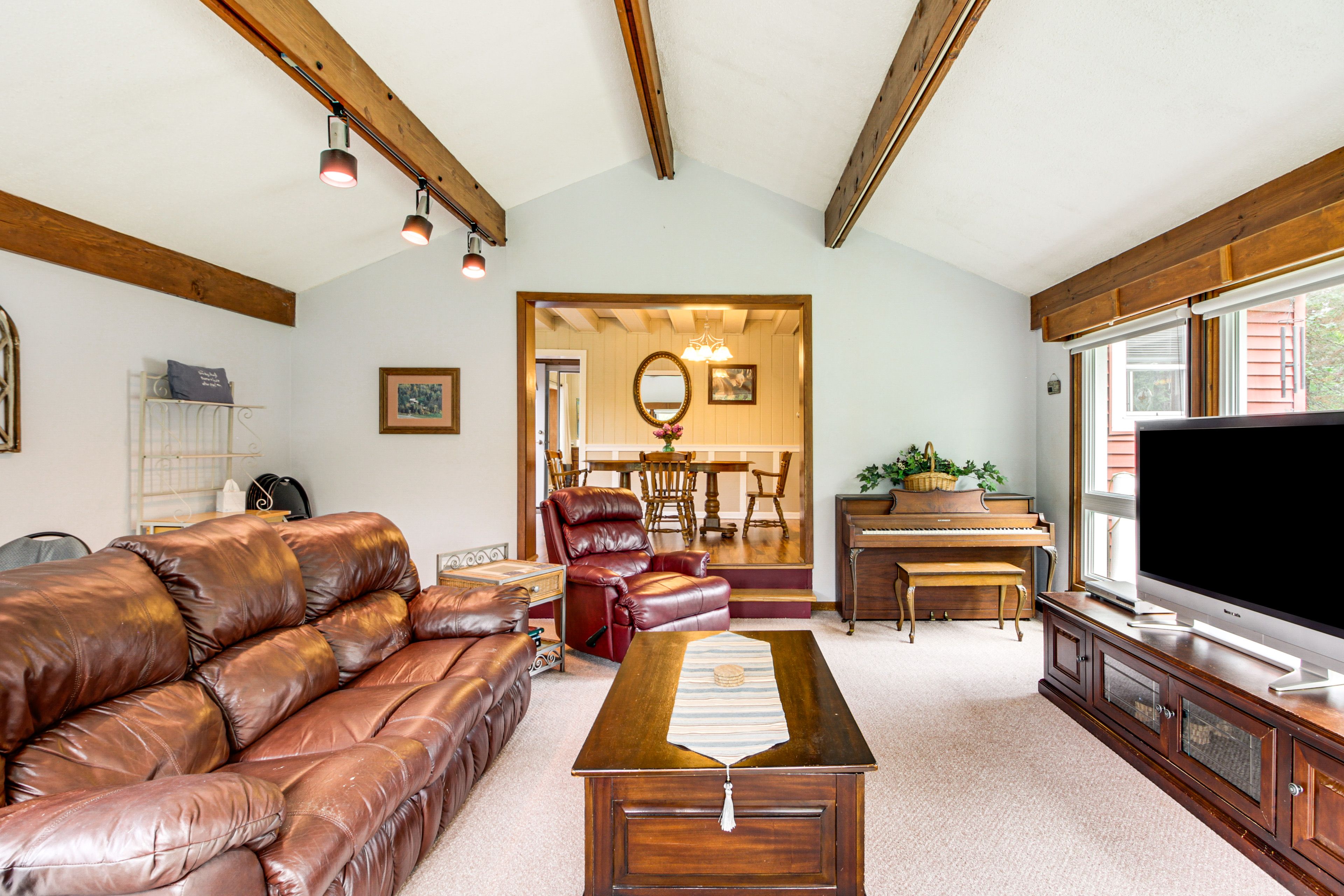 Living Room | Piano | Books | Puzzles | Free WiFi | Main Level