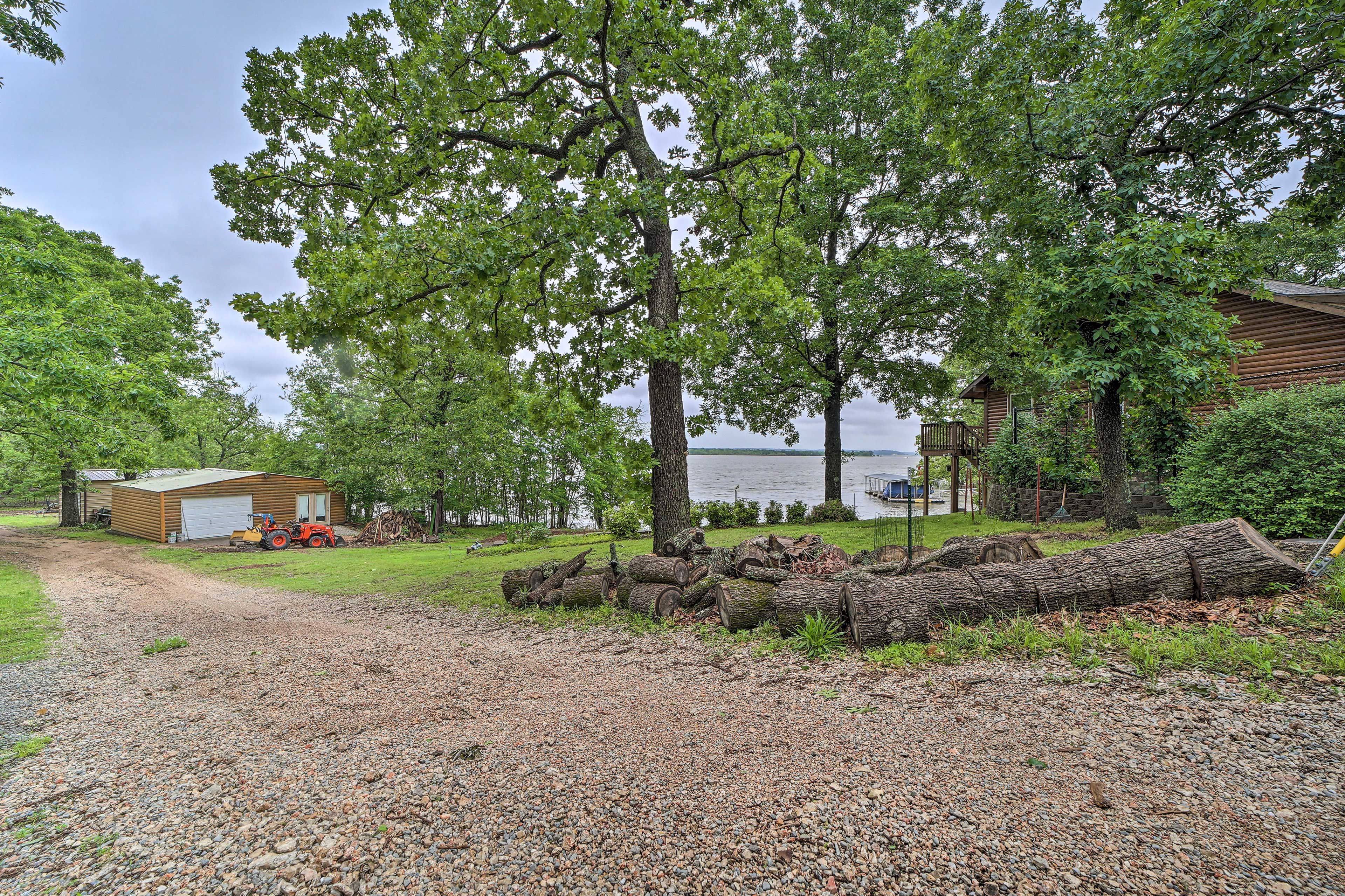 Parking | Grass Driveway (3 Vehicles) | Trailer Parking