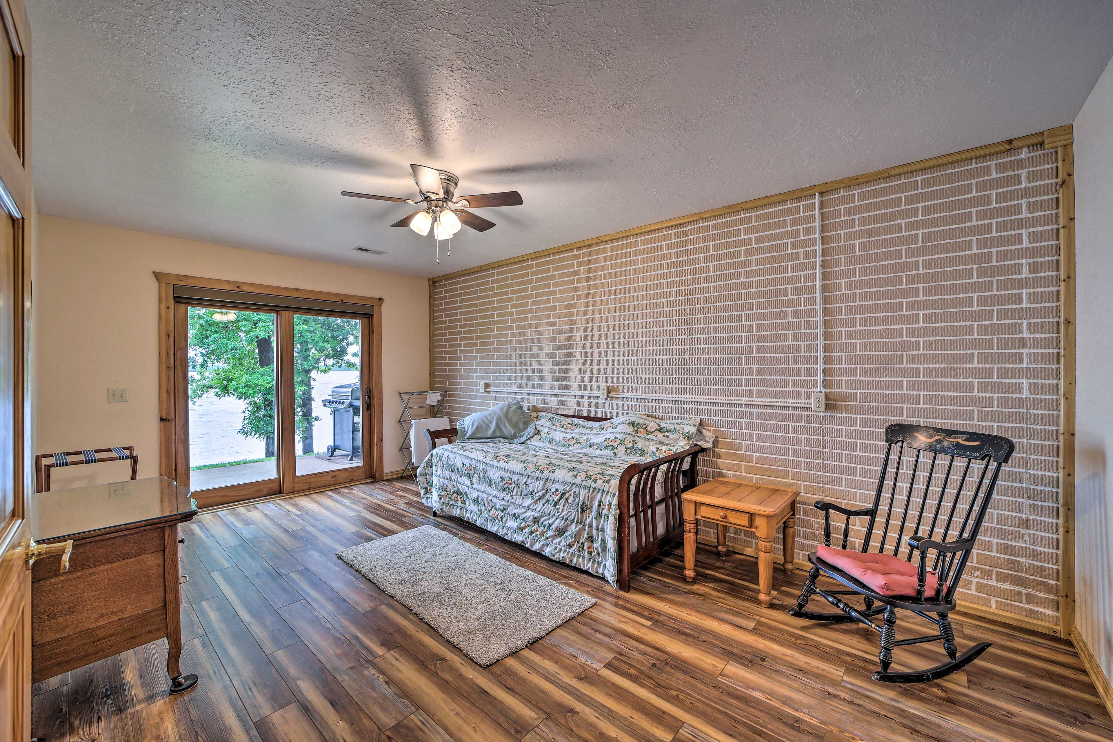 Bedroom 3 | Twin Daybed w/ Twin Trundle Bed