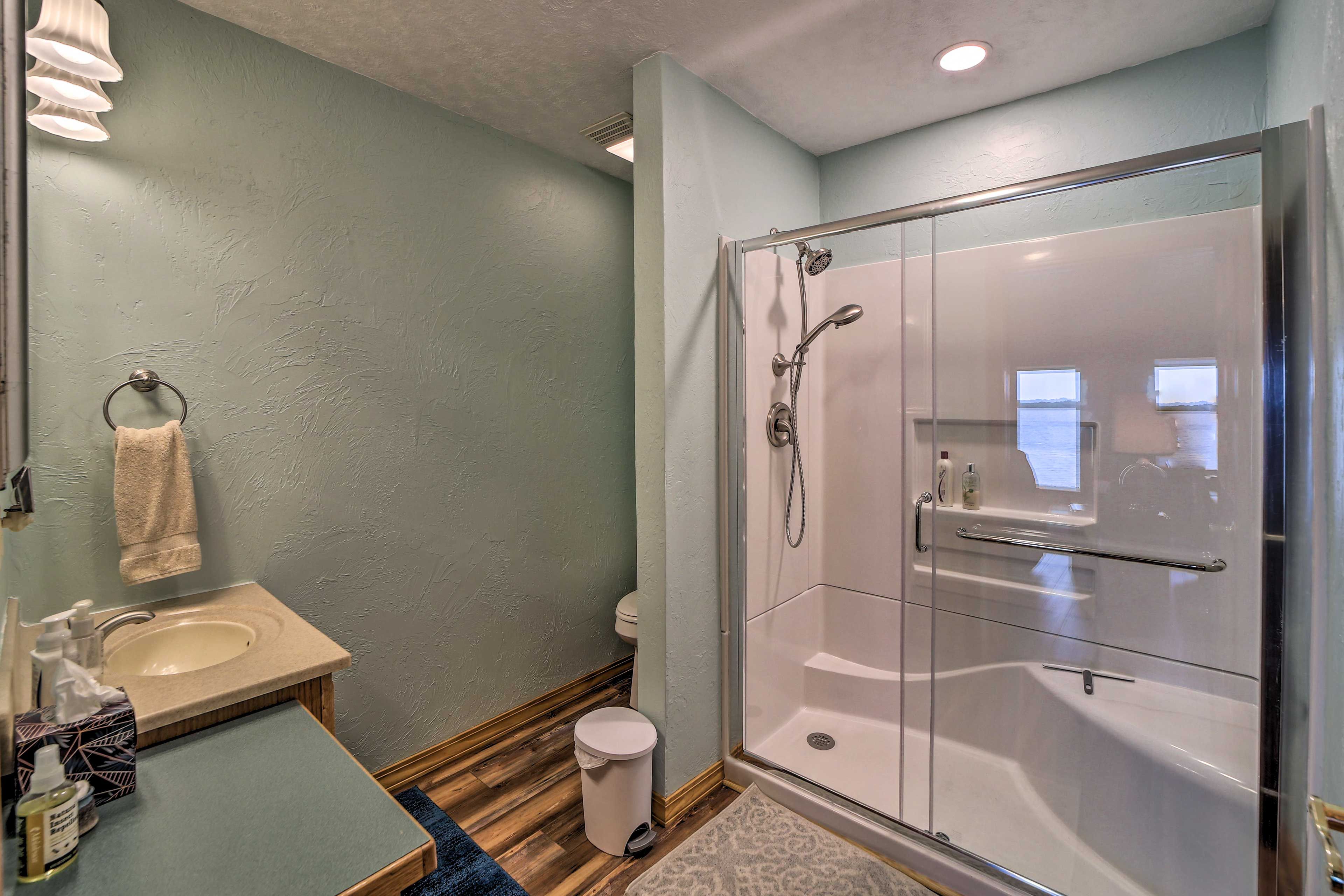 Full Bathroom | Towels Provided | Complimentary Toiletries | Hair Dryer
