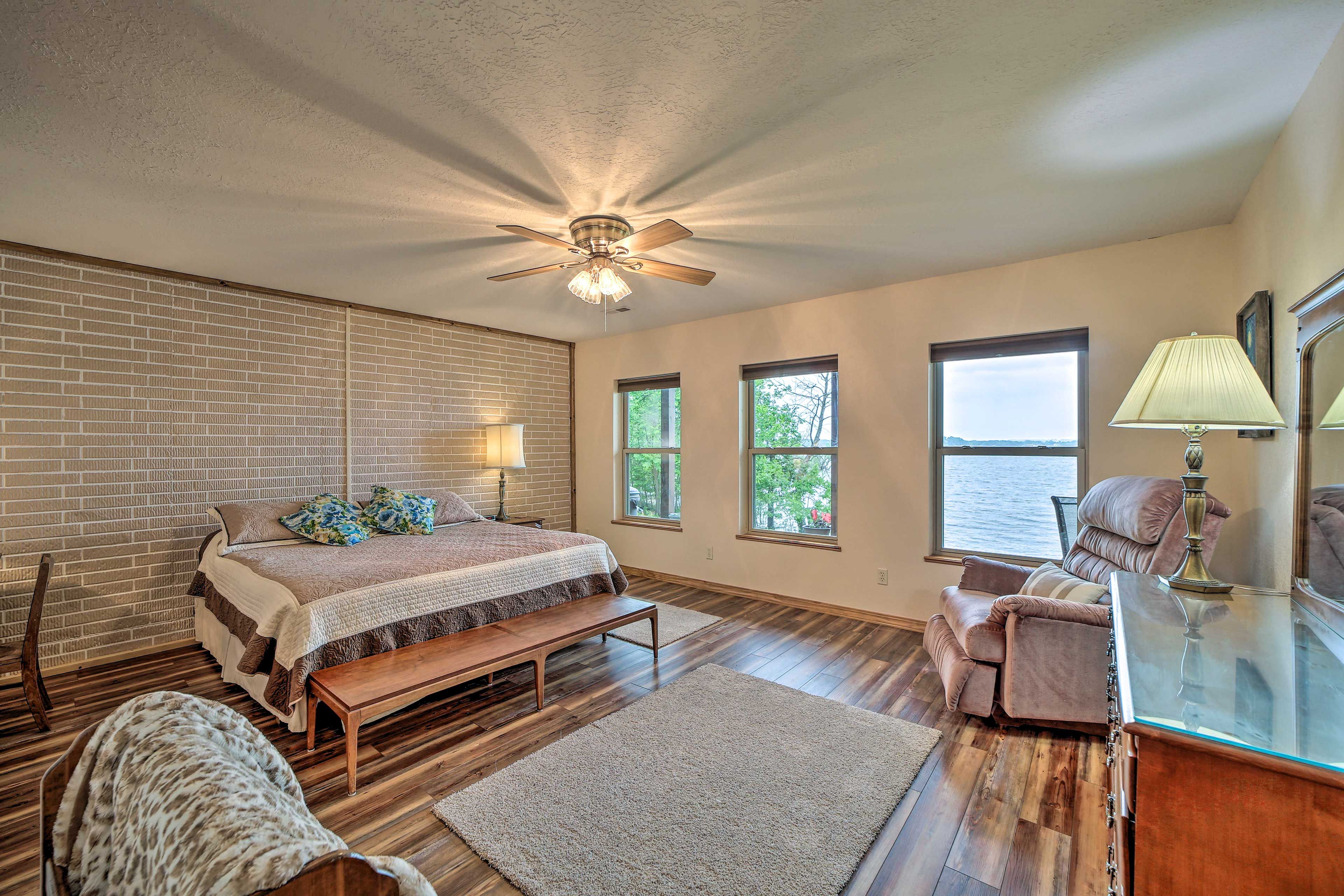 Bedroom 1 | King Bed | Linens Provided