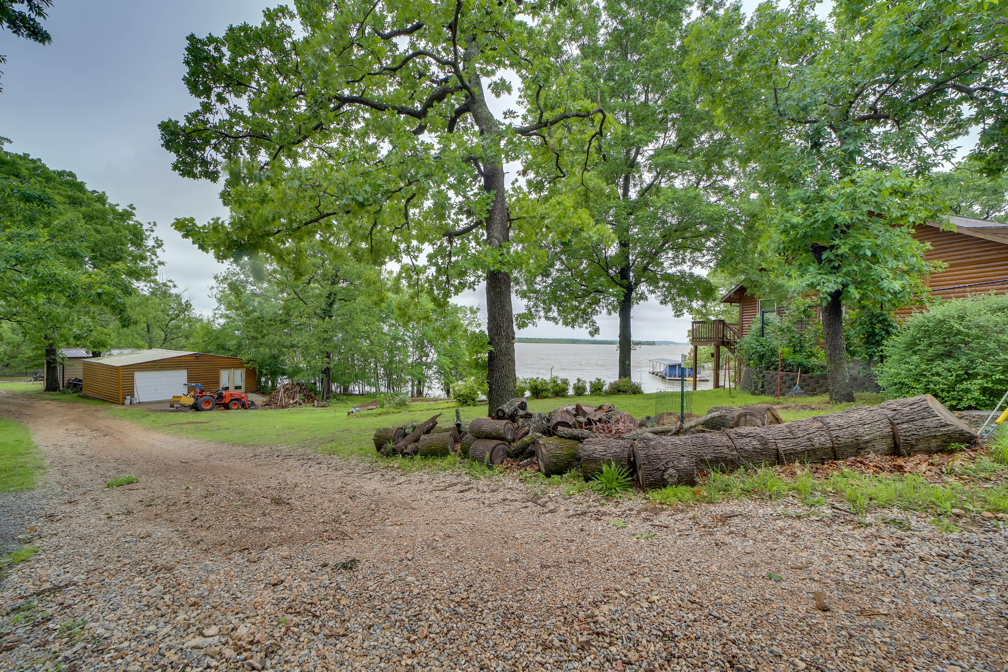 Parking | Grass Driveway (3 Vehicles) | Trailer Parking