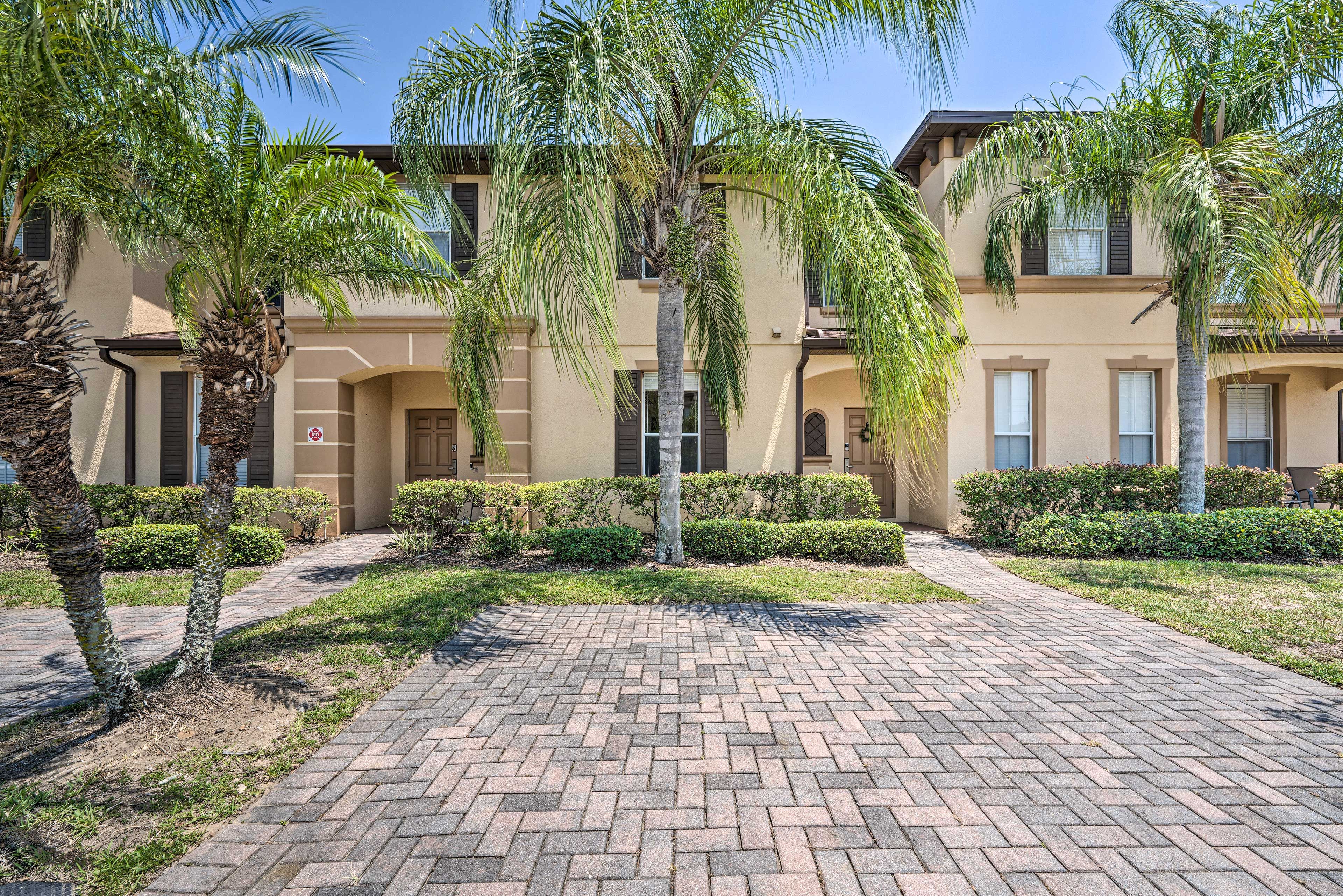 Property Exterior | Driveway (2 Vehicles)