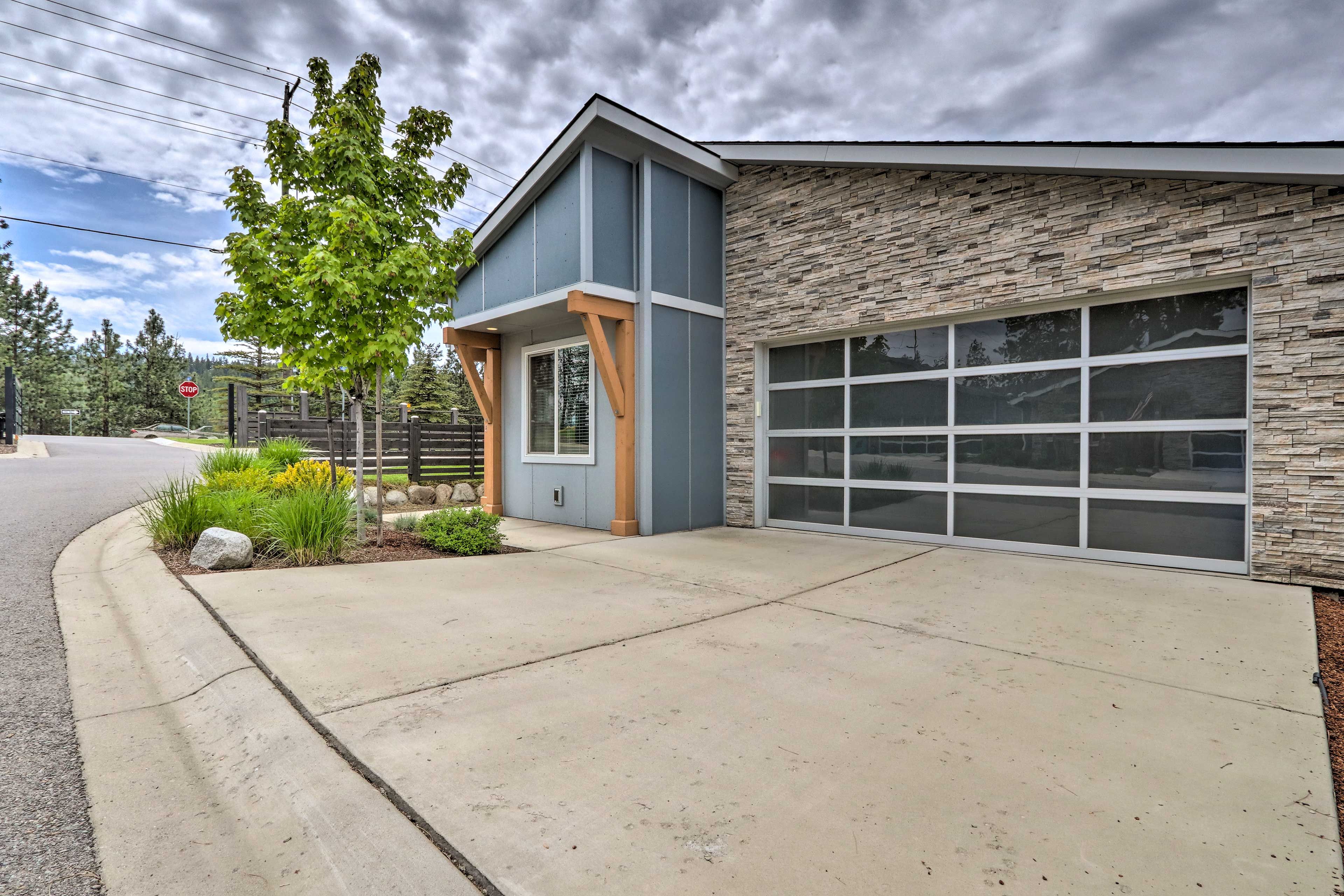 Parking | Garage (1 Vehicle) | Driveway (2 Vehicles) | No Street Parking