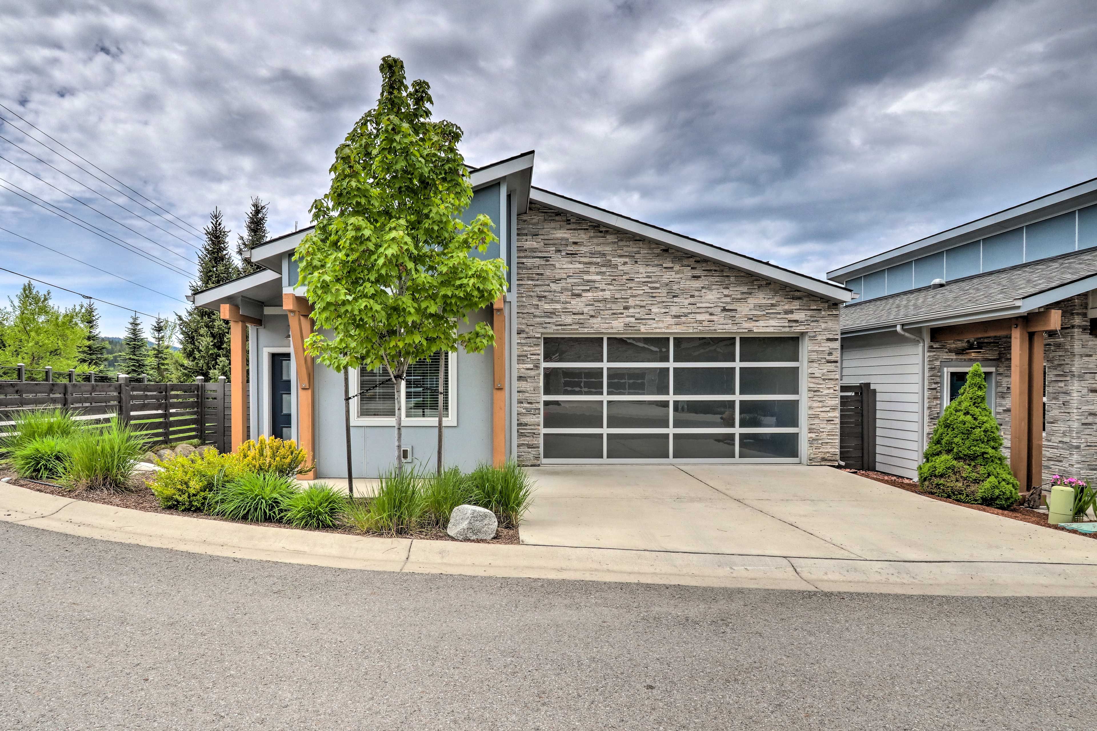 Coeur d'Alene Vacation Rental | 2BR | 2BA | Step-Free Access | 1,083 Sq Ft