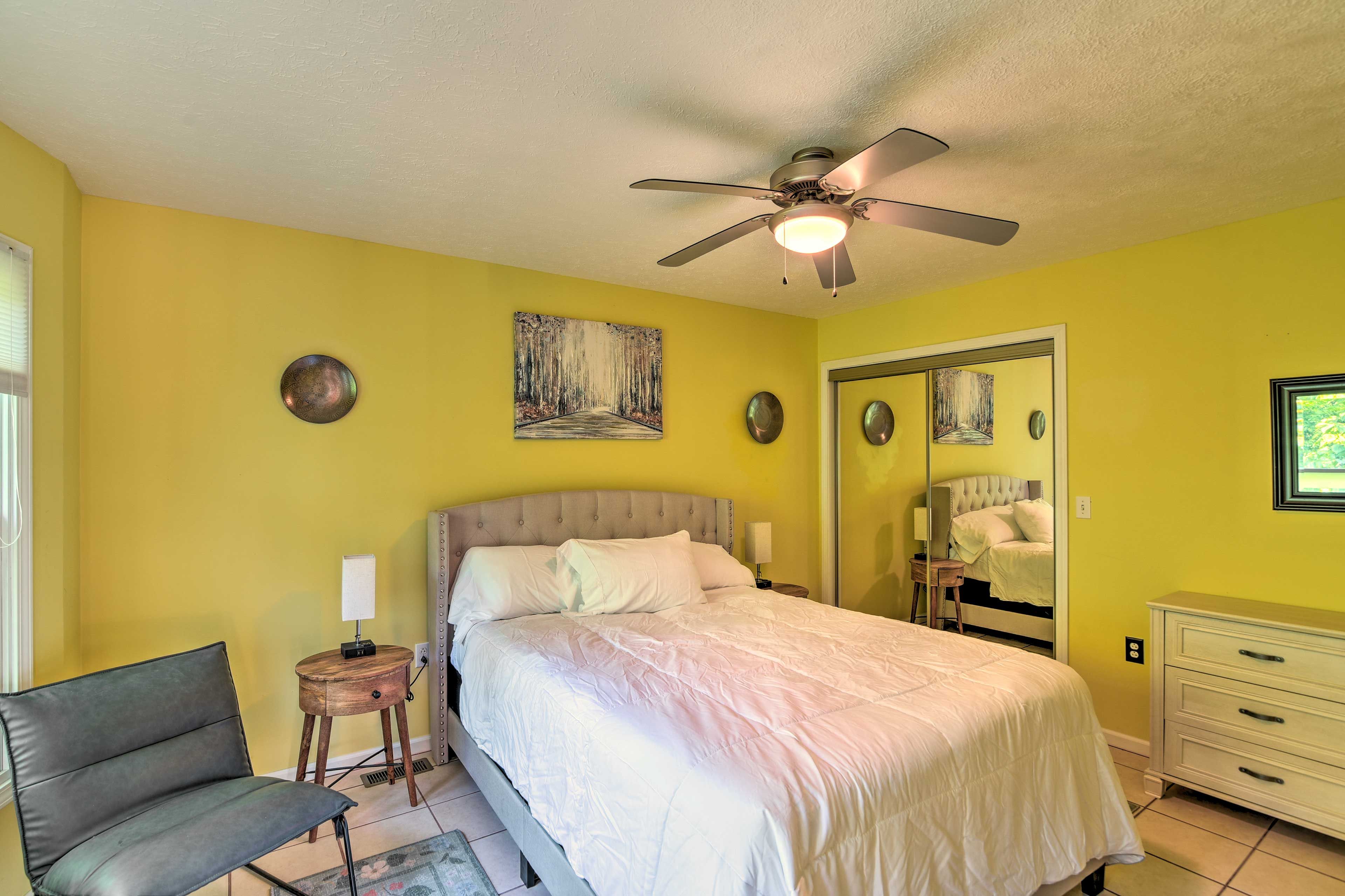 Bedroom 1 | Queen Bed | 1st Floor | Linens Provided | En-Suite Bathroom