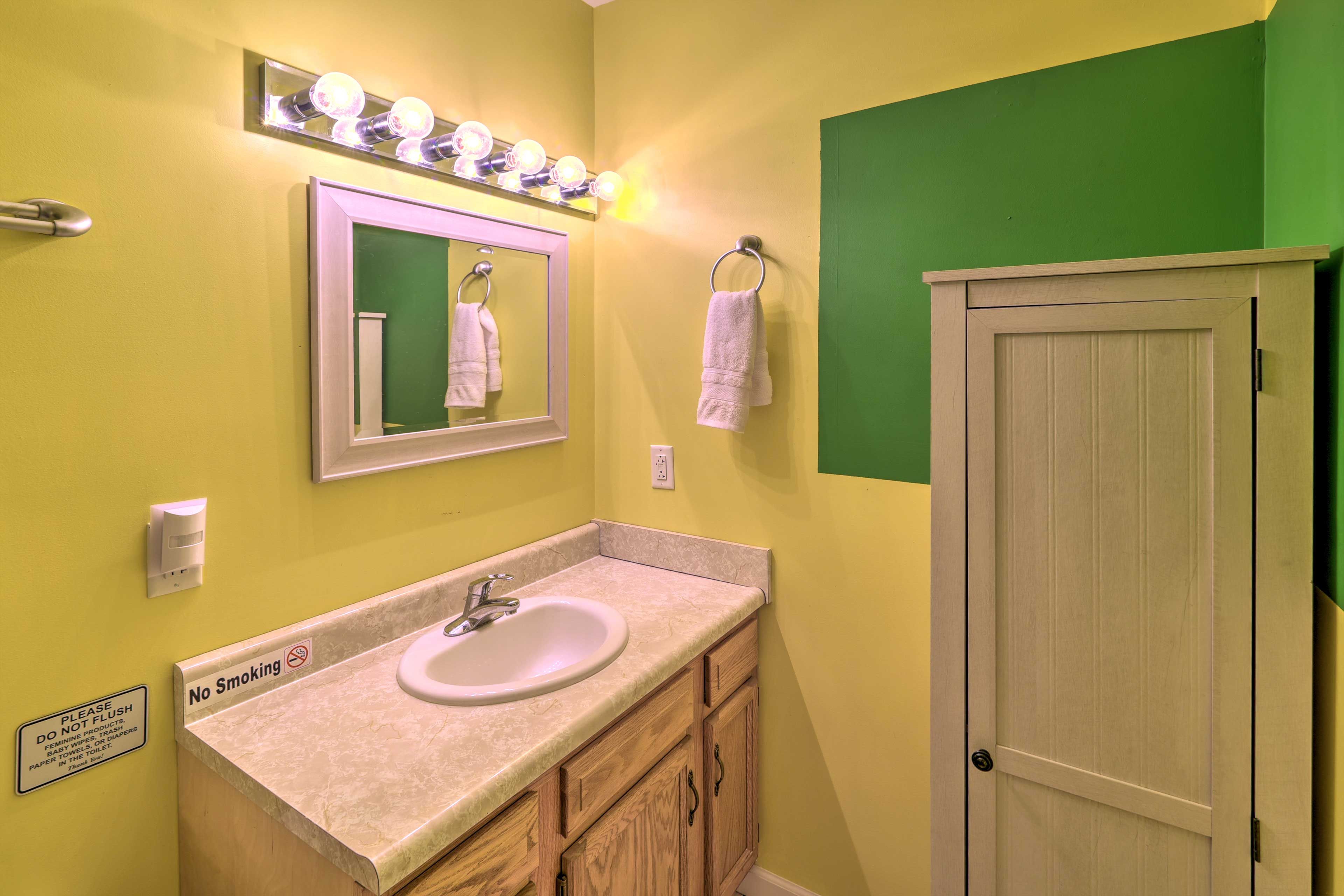 En-Suite Bathroom | Towels Provided