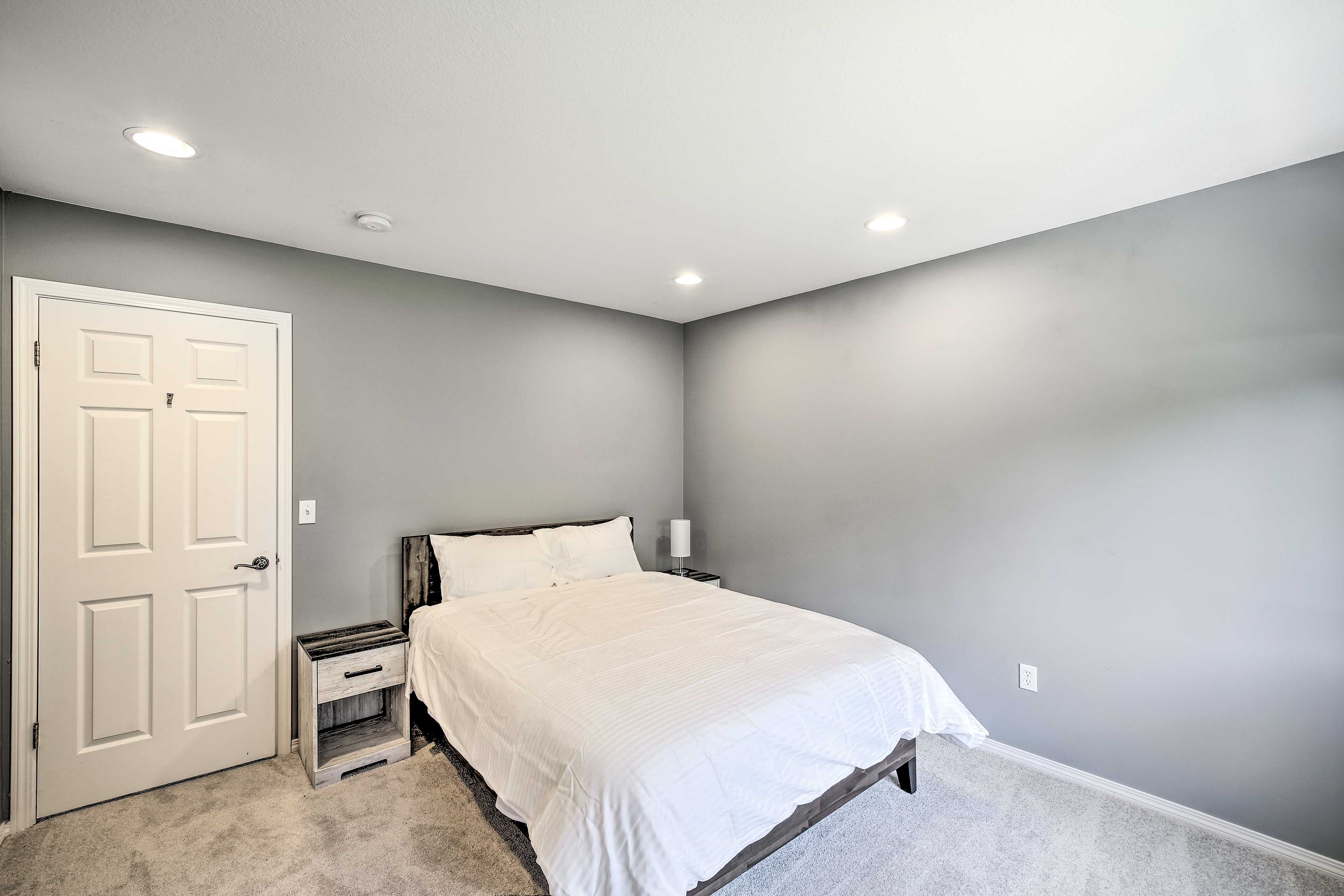 Bedroom 3  | Queen Bed