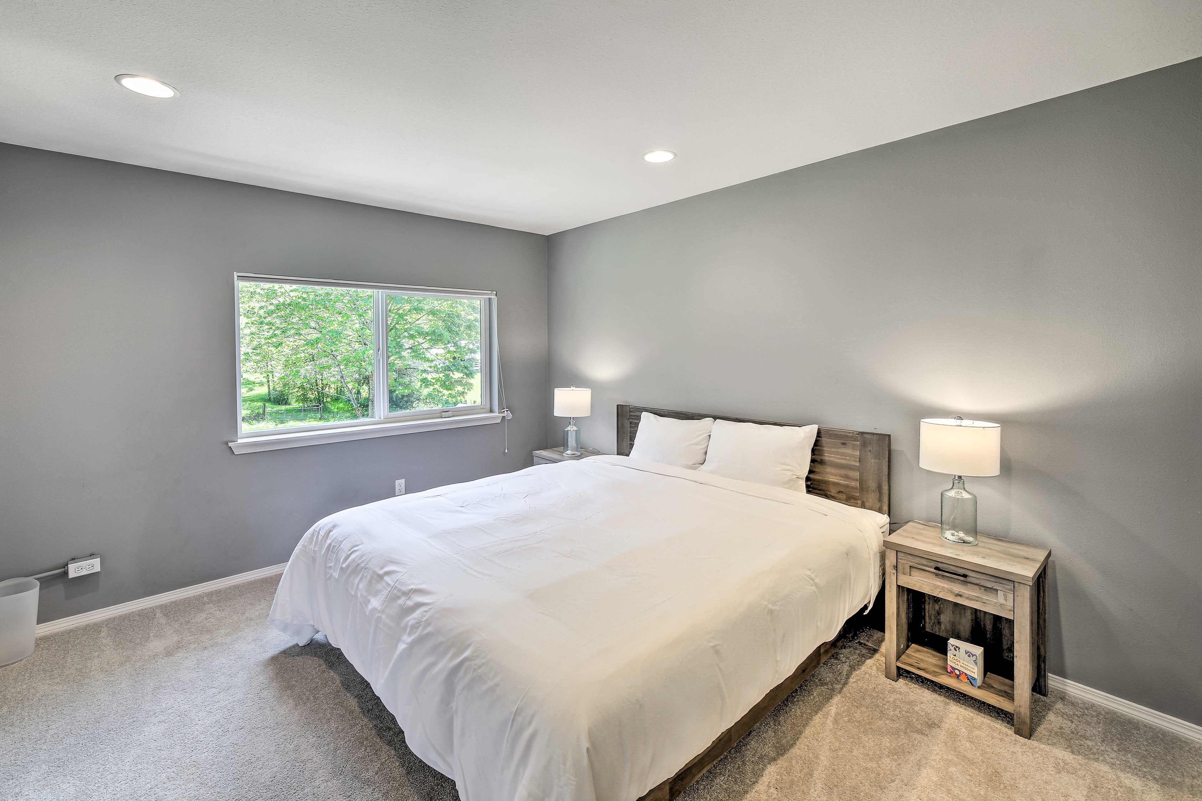 Bedroom 4 | Queen Bed