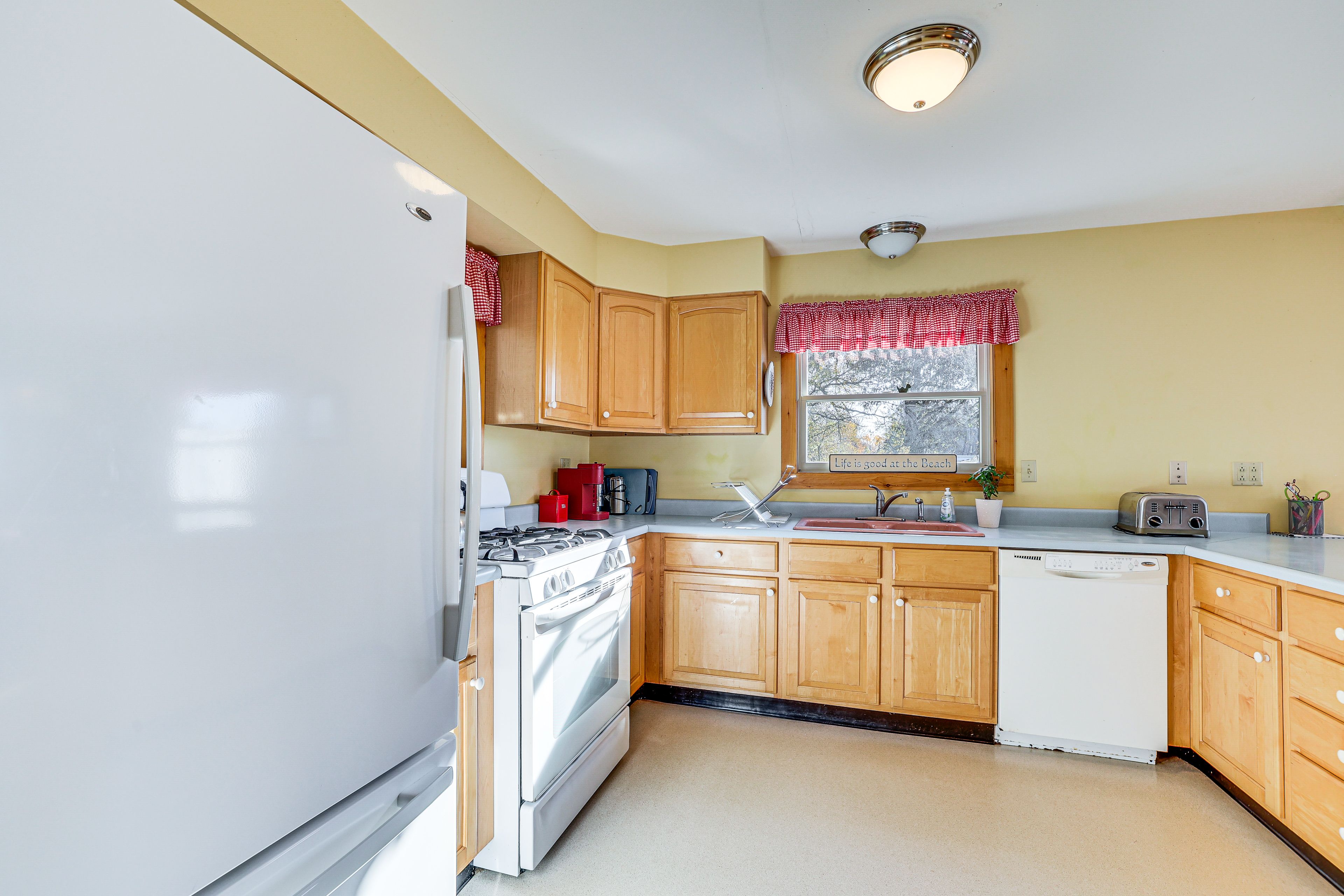Kitchen | Dishwasher | Coffee Maker