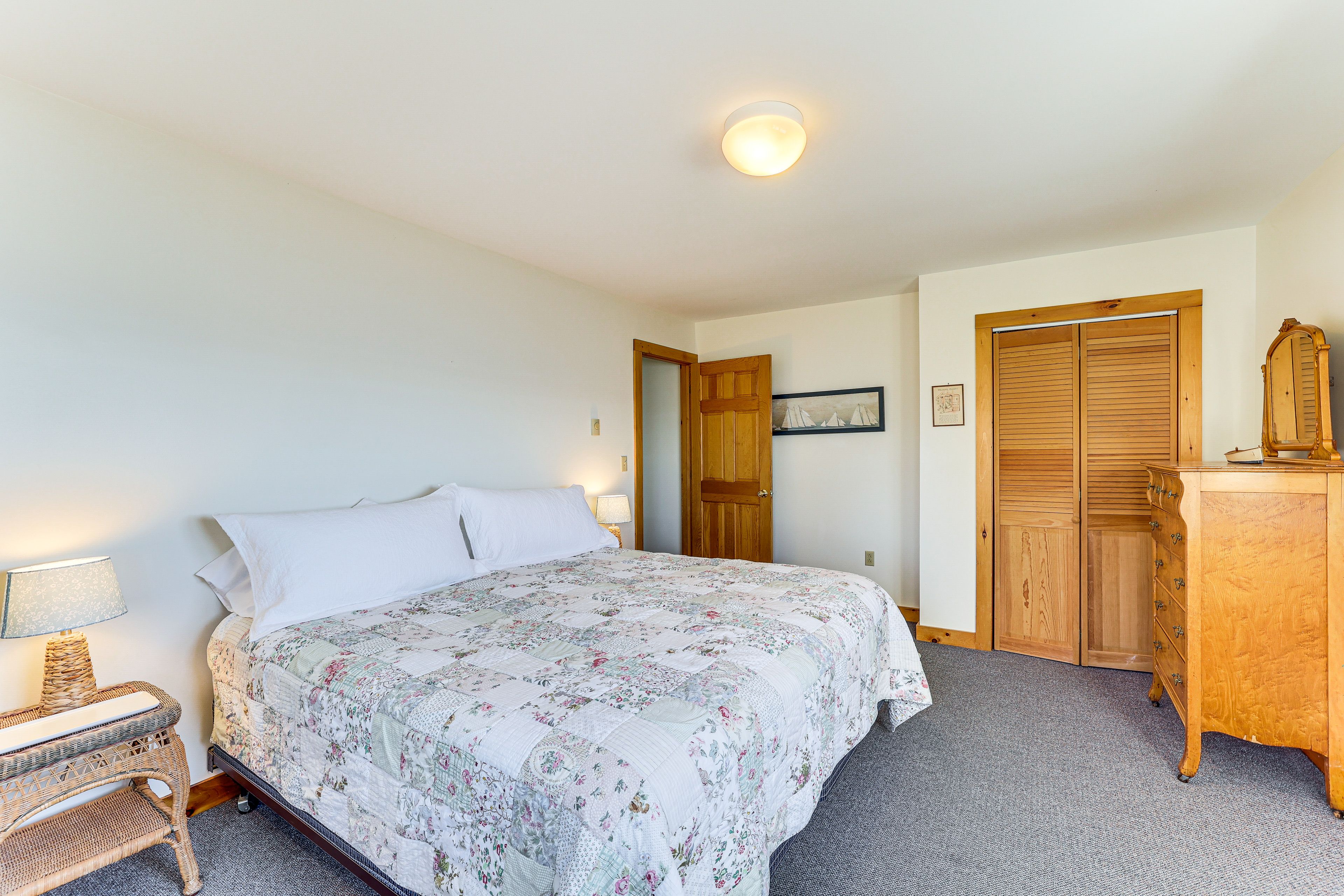 Bedroom 2 | King Bed